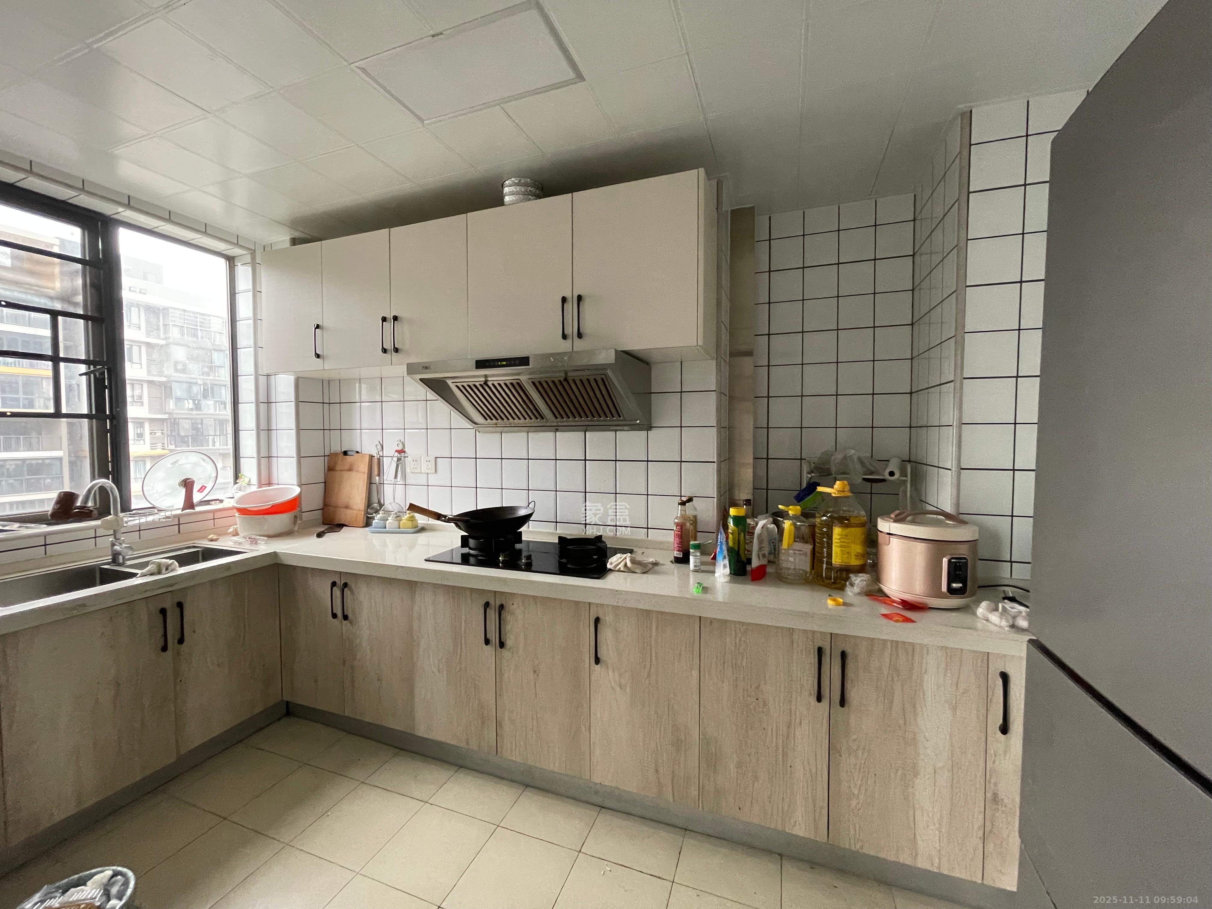 恒基凯旋门三期  4室2厅2卫    3500.0元/月室内图