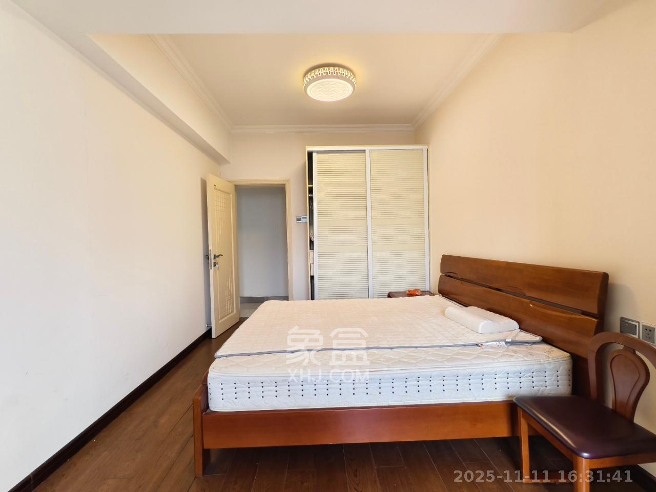 西岸润泽府  4室2厅2卫    4500.0元/月室内图