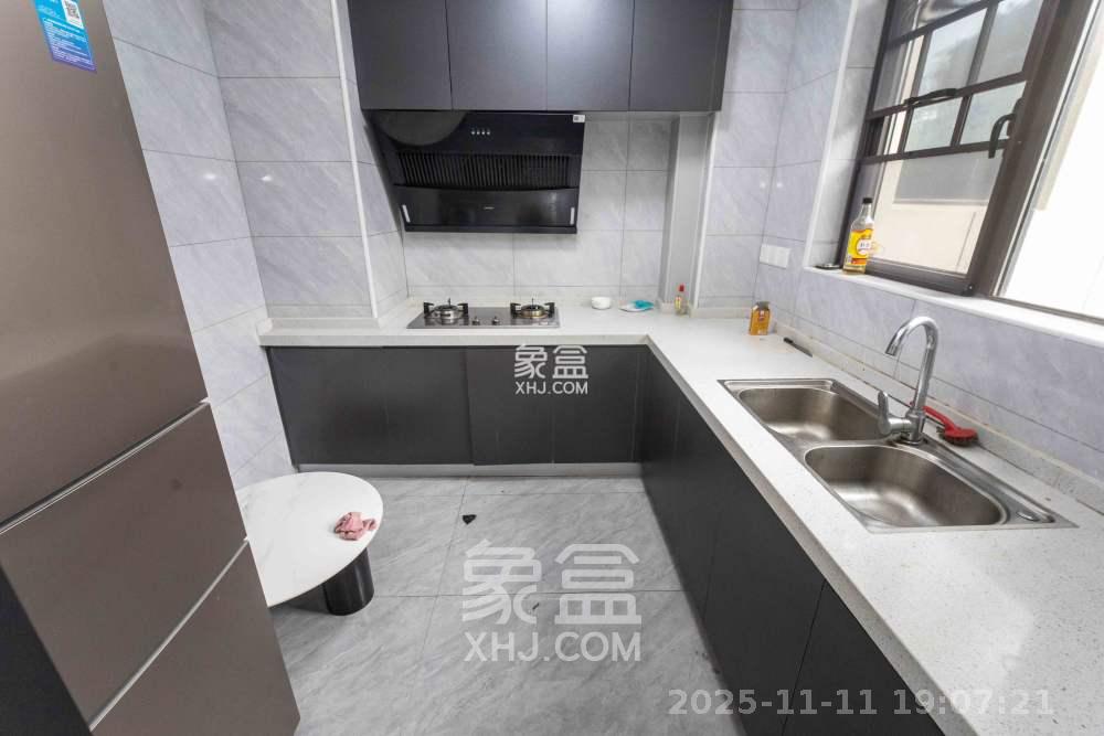 德奥悦东方  4室2厅2卫    4000.0元/月室内图