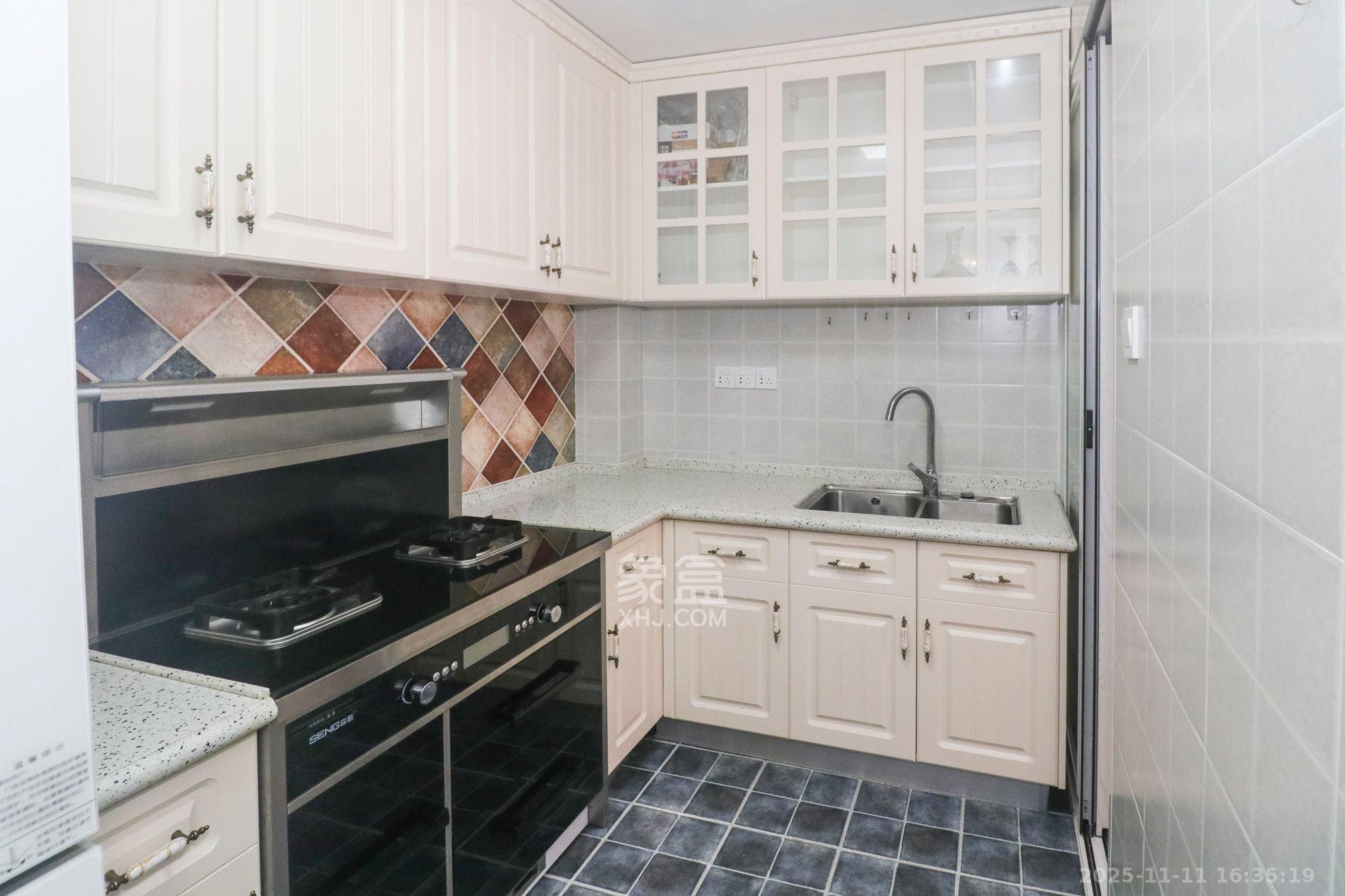 世茂外滩里（世茂铂翠湾三期）  3室2厅1卫    5300.0元/月室内图