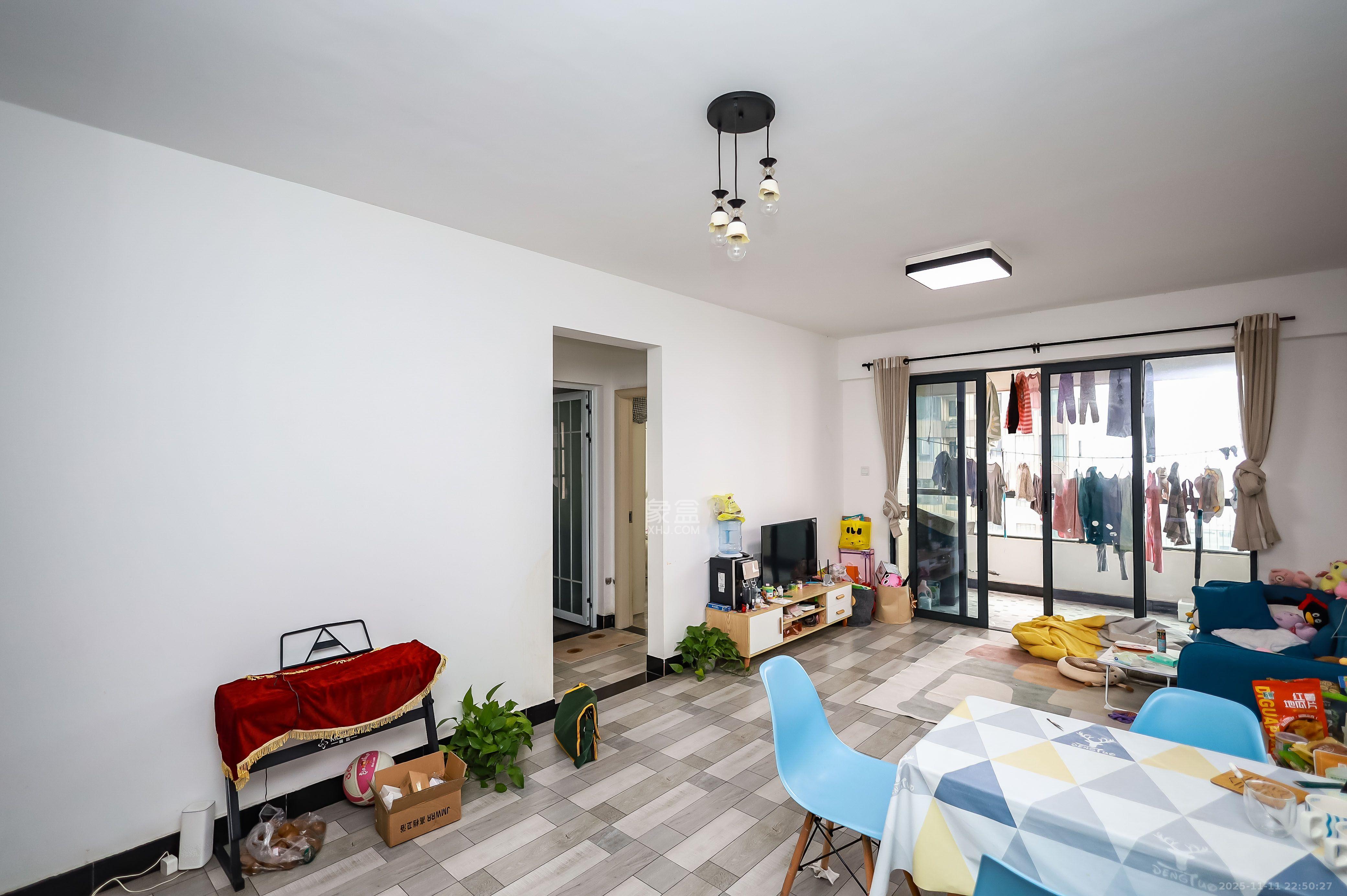 长房云时代  3室2厅1卫    2300.0元/月室内图