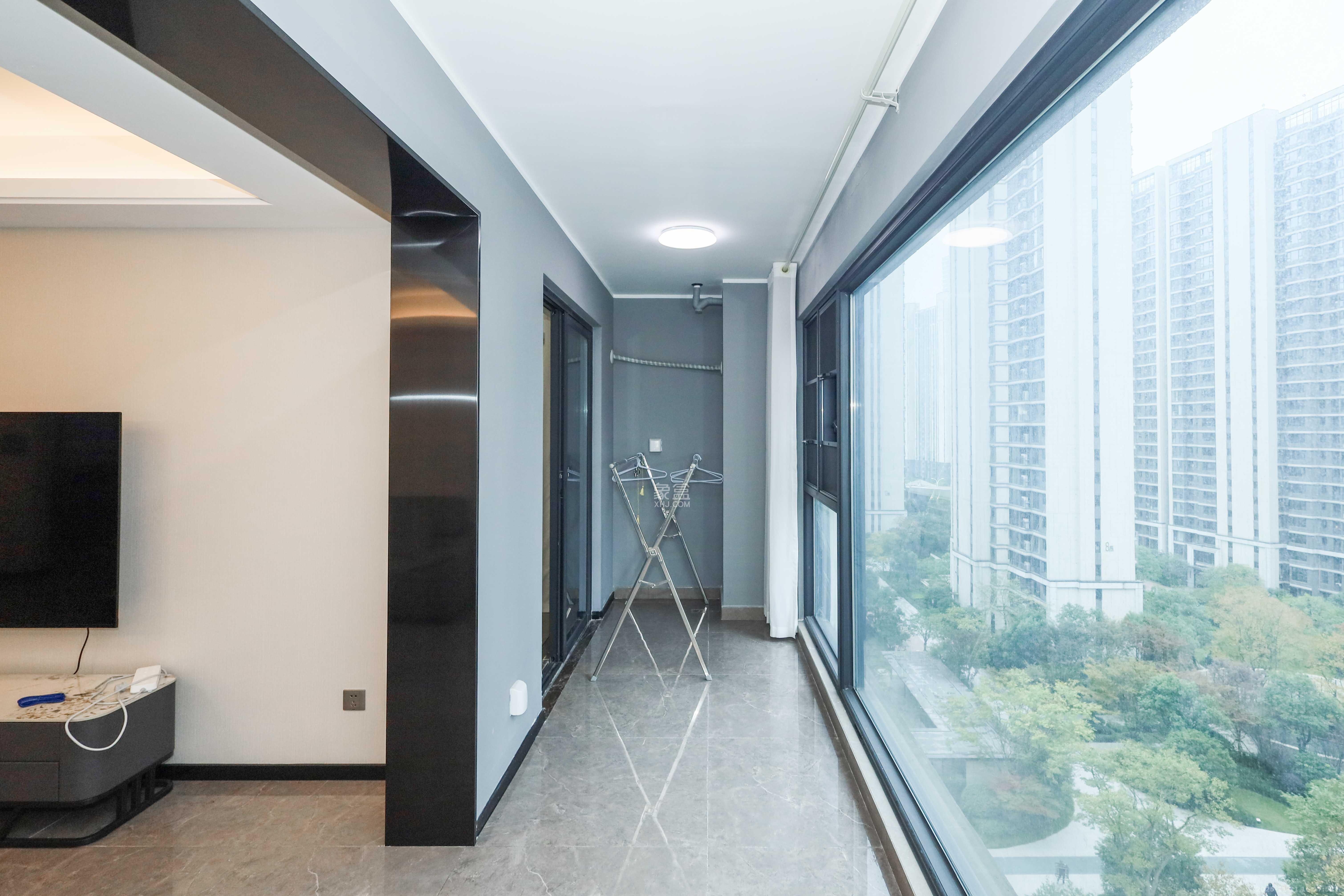 中海阅溪府  4室2厅2卫    192.0万阳台