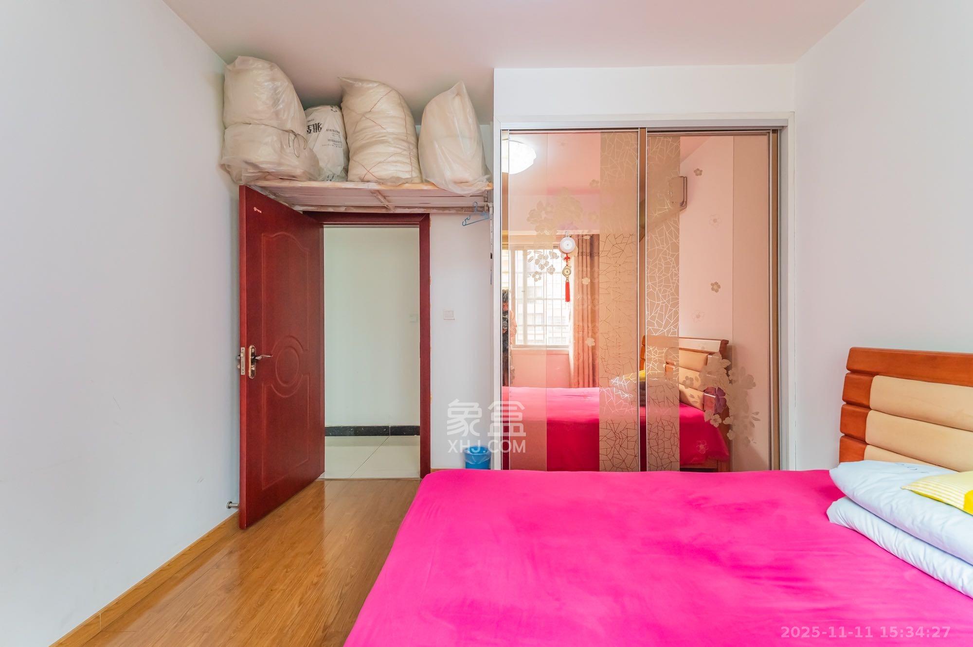 筑梦佳园 4室2厅2卫 2000.0元/月 筑梦佳园 4室2厅2卫 2000.0元/月室内图