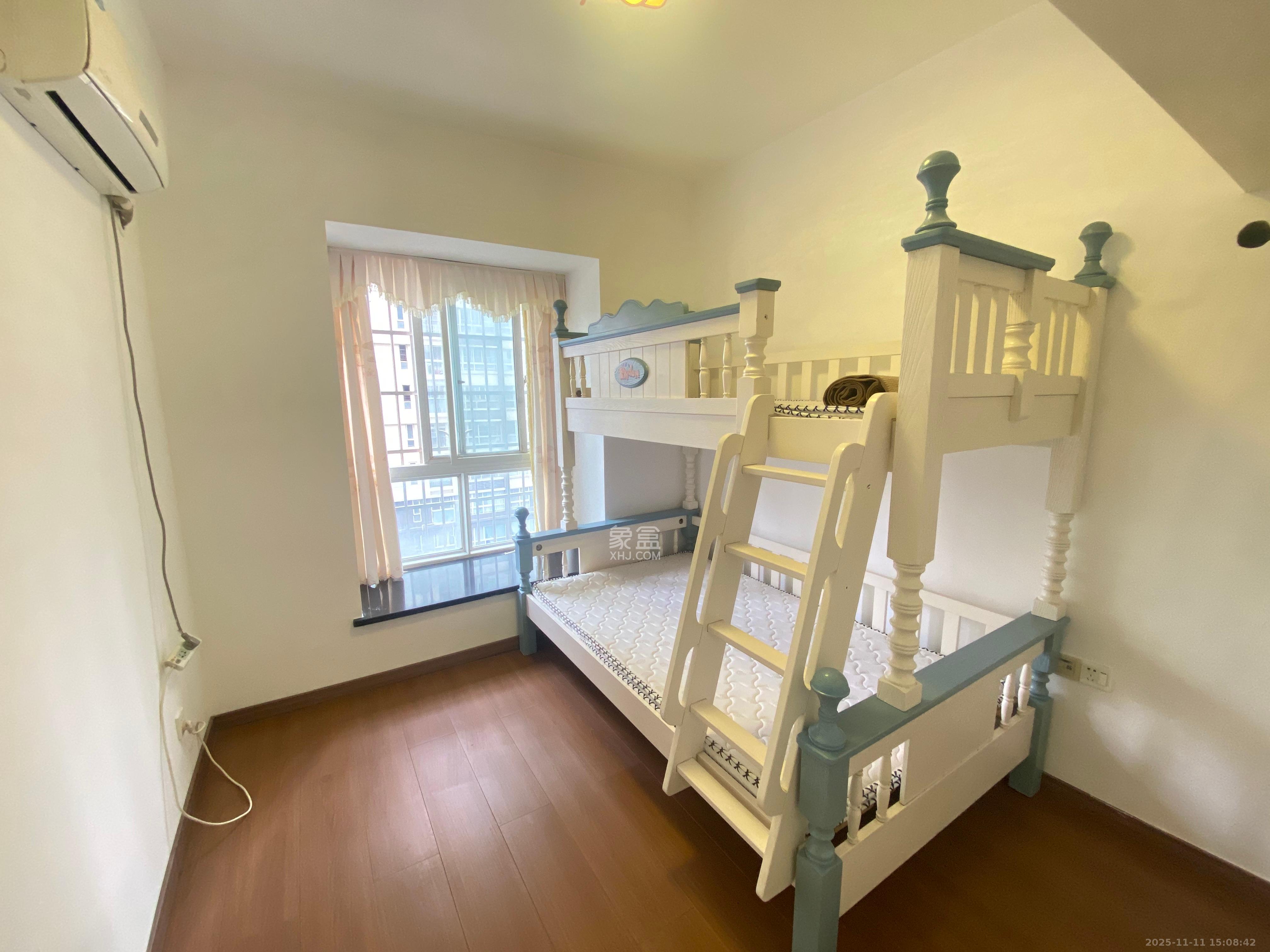 麓山润城 2室2厅1卫 2000.0元/月 麓山润城 2室2厅1卫 2000.0元/月室内图