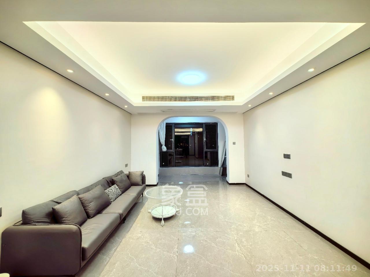 中海麓山境北区 3室2厅2卫 2800.0元/月 中海麓山境北区 3室2厅2卫 2800.0元/月室内图