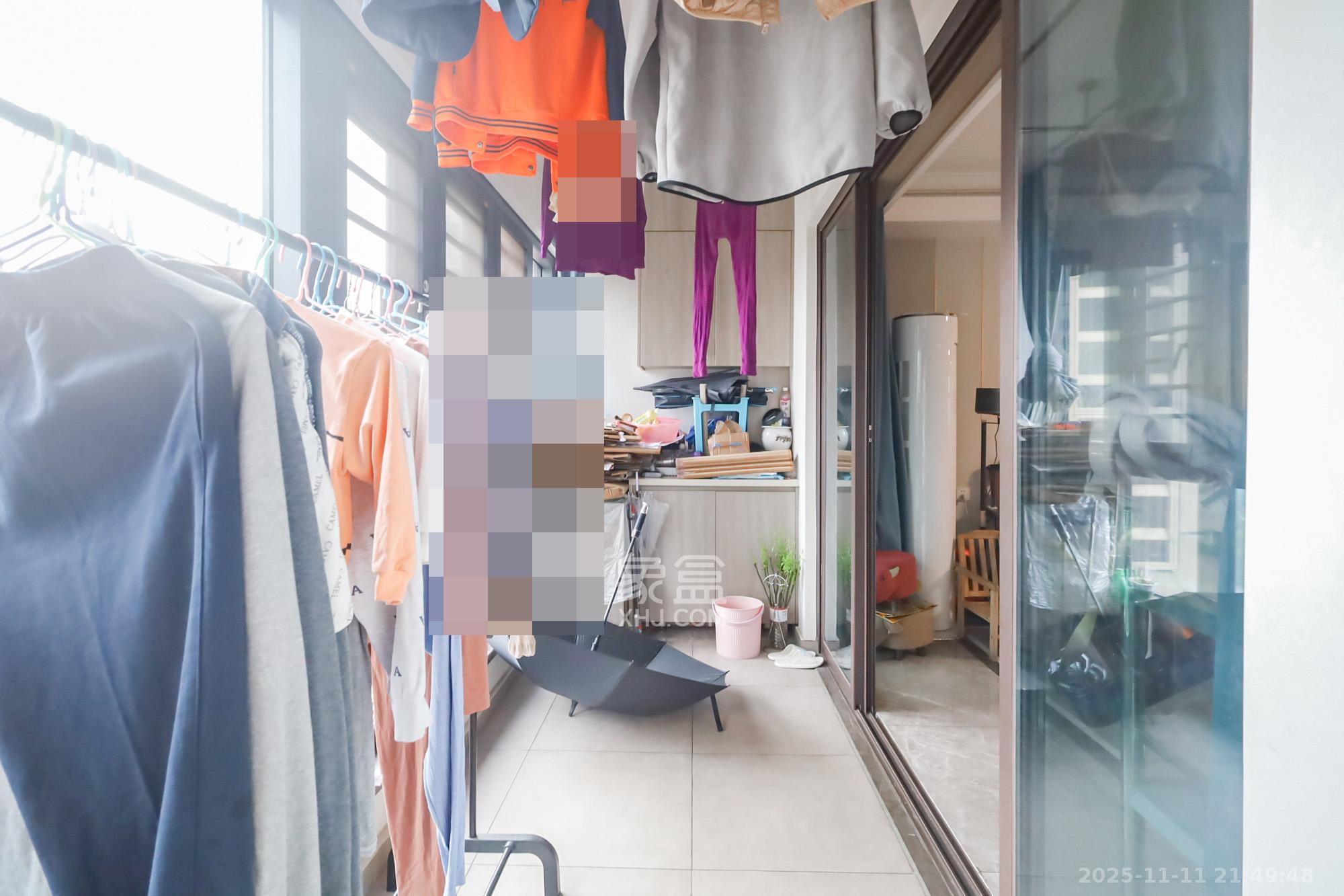 越秀悦湖台 4室2厅2卫 248.5万 越秀悦湖台 4室2厅2卫 248.5万阳台