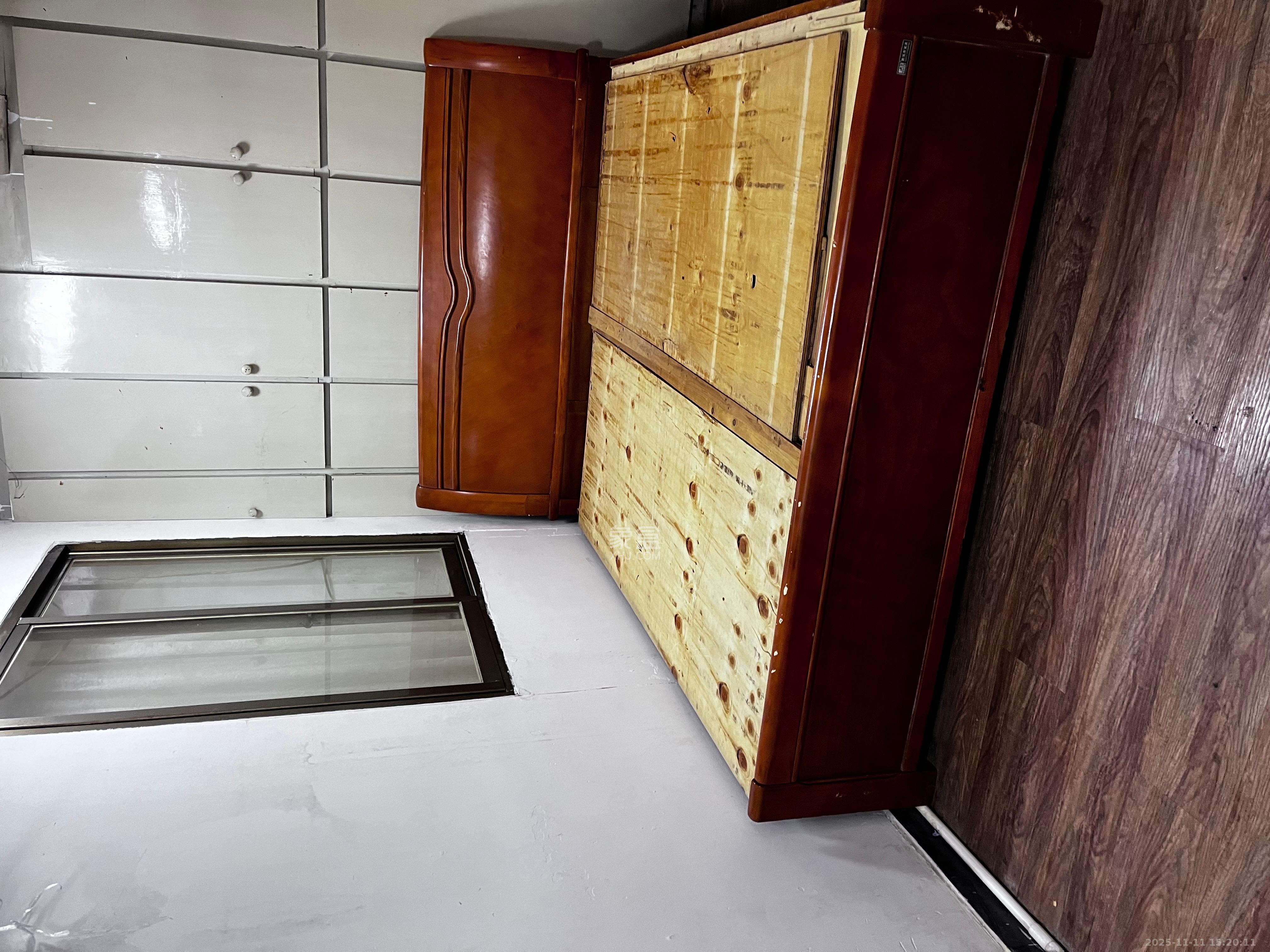 湘绣研究所南院  2室1厅1卫    2000.0元/月室内图