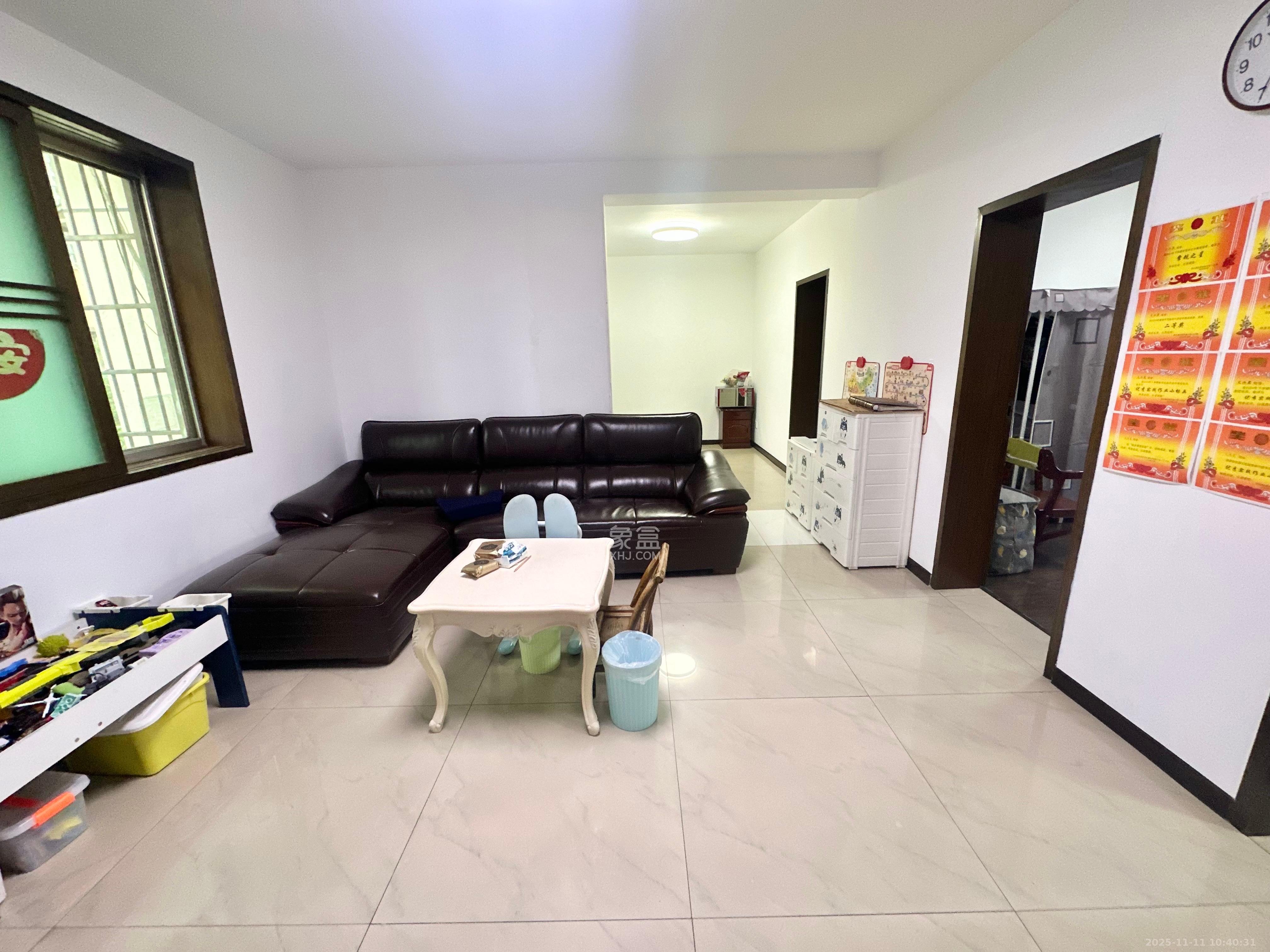 人造板厂宿舍（新河北堤1号）  3室1厅1卫    1700.0元/月室内图