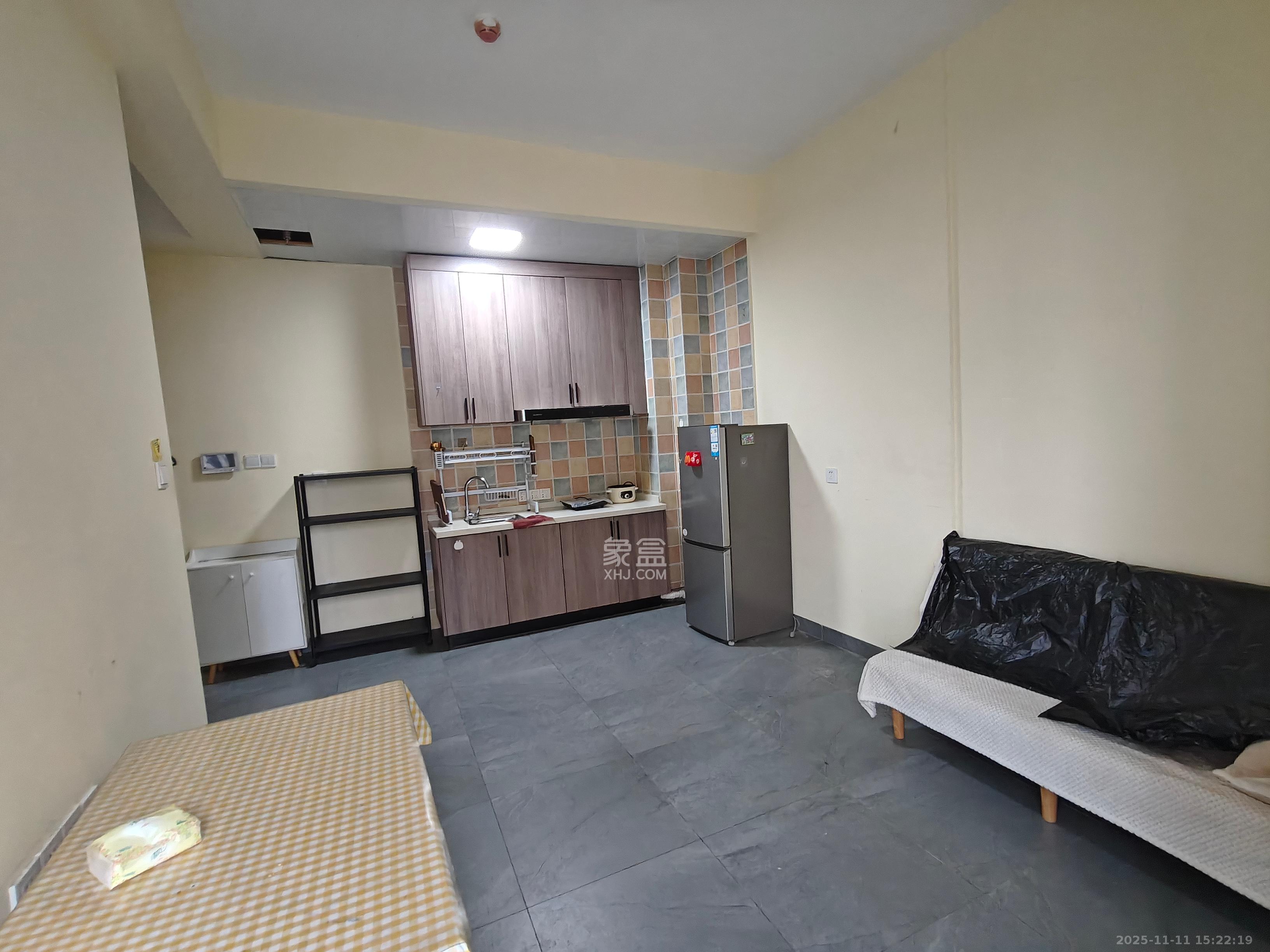 海伦春天  1室1厅1卫    1200.0元/月