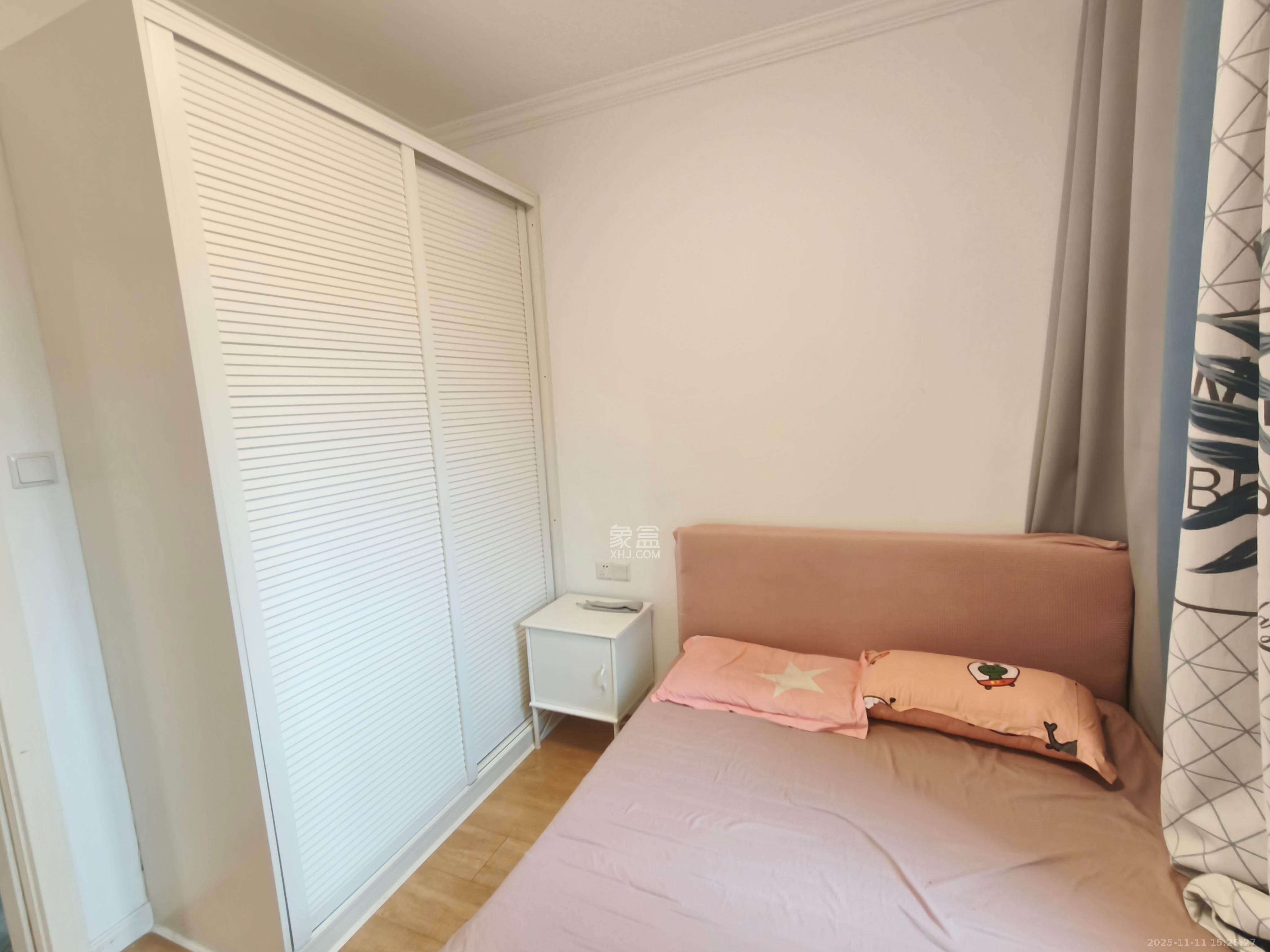 上园商住小区  3室2厅1卫    3200.0元/月室内图