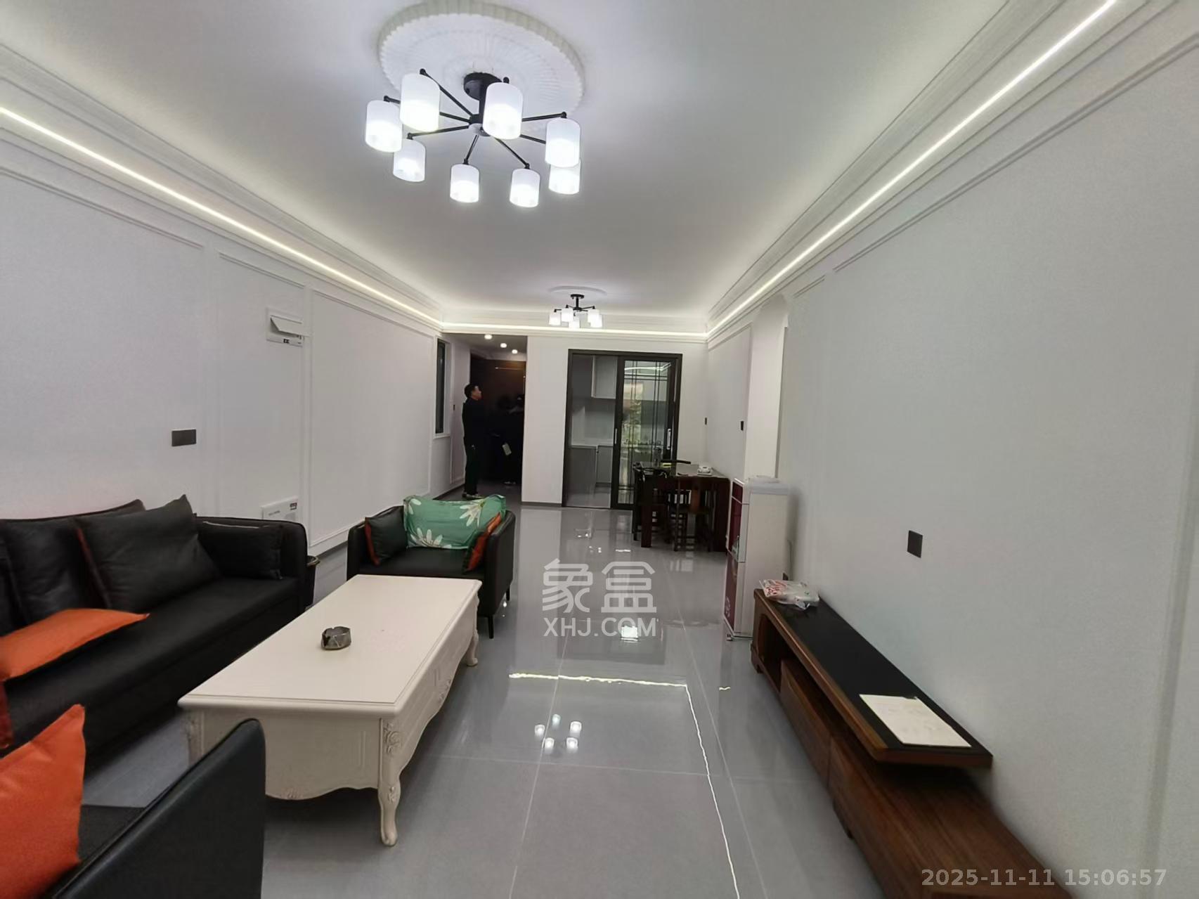 旭辉雨金广场 4室2厅1卫 3100.0元/月 旭辉雨金广场 4室2厅1卫 3100.0元/月室内图