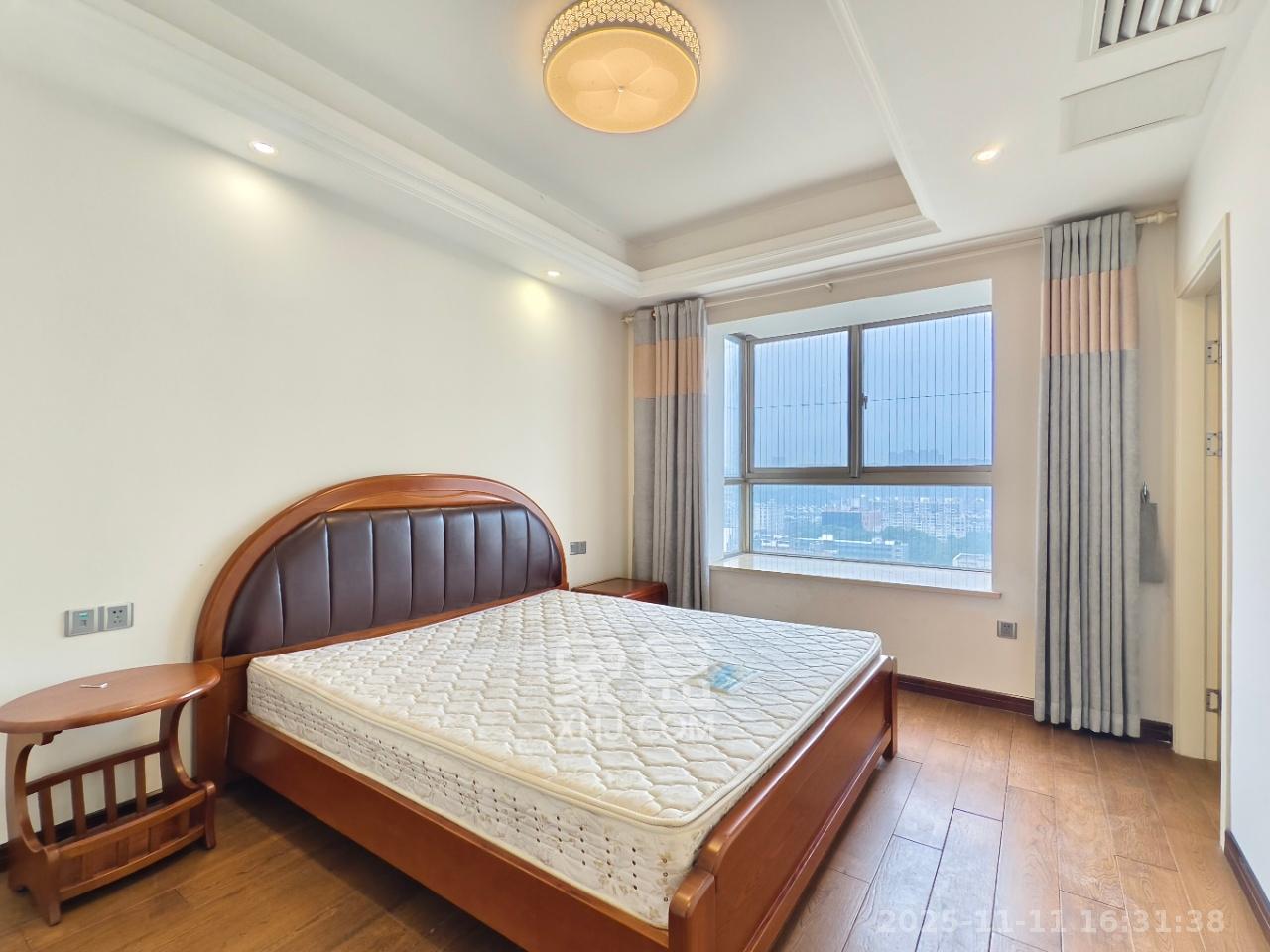 西岸润泽府 4室2厅2卫 4500.0元/月 西岸润泽府 4室2厅2卫 4500.0元/月室内图