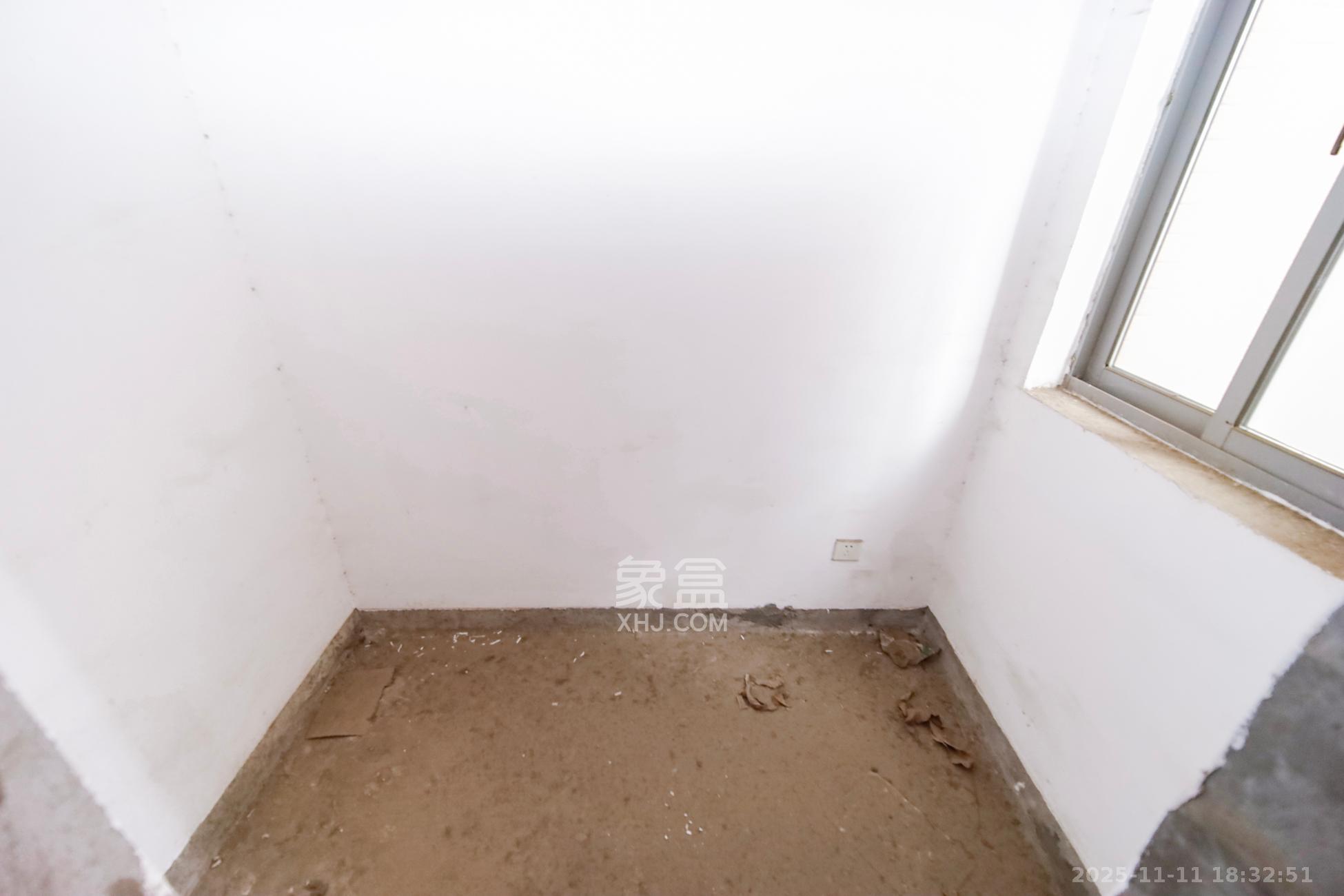 上海城小区  4室2厅2卫    138.0万其他