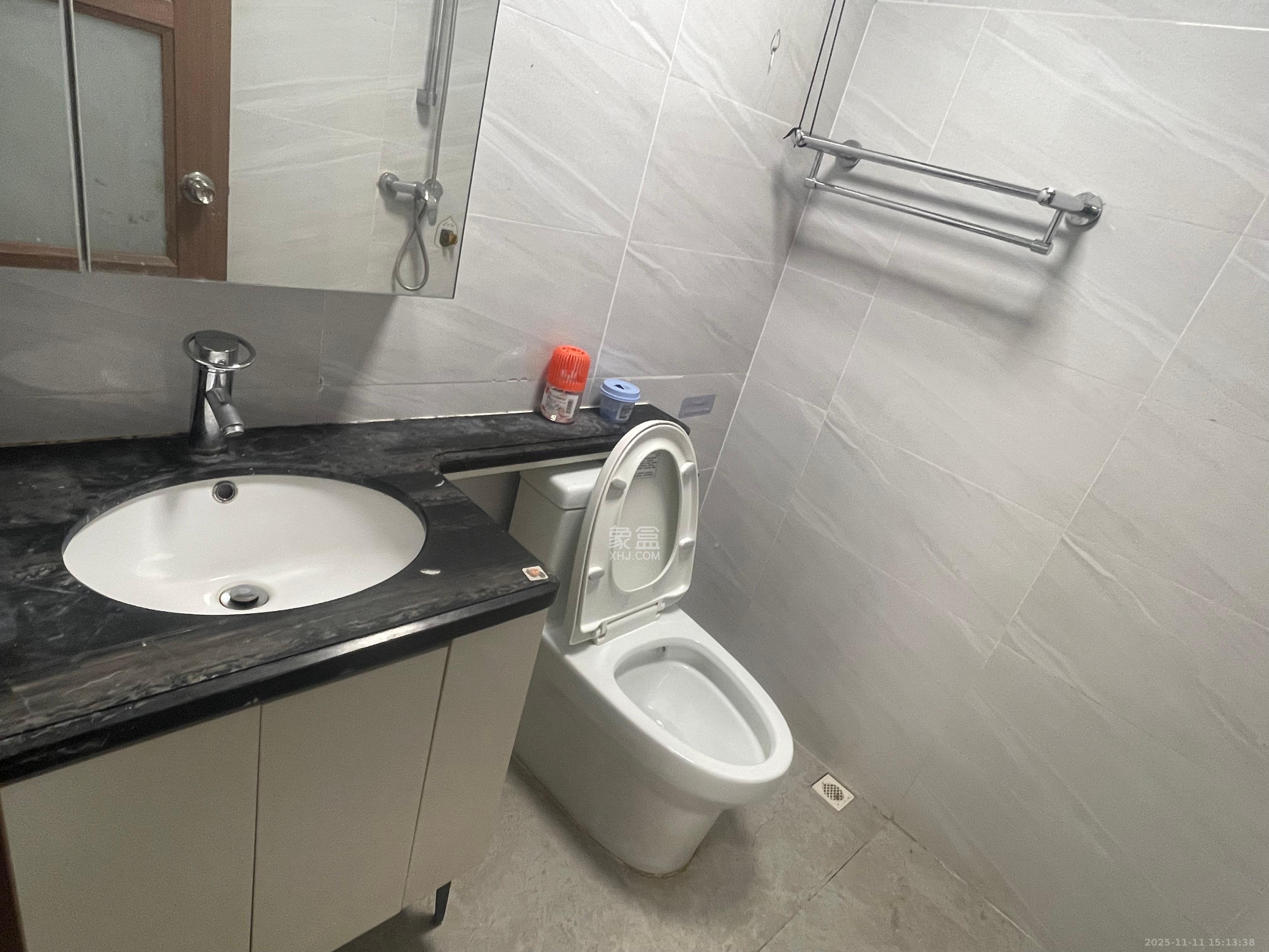 碧桂园印象  2室1厅1卫    2200.0元/月室内图