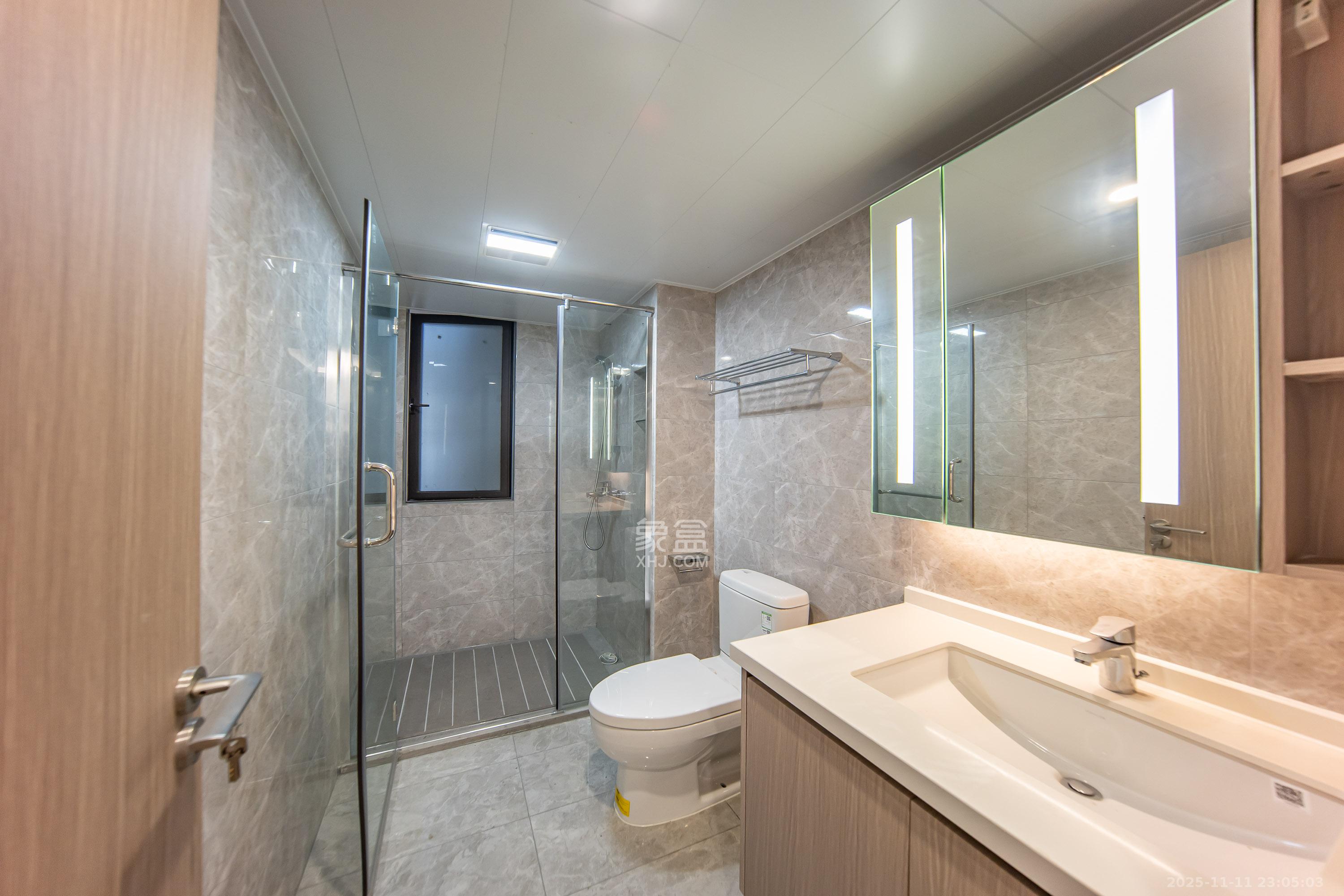 旭辉国宸府 3室2厅2卫 112.0万 旭辉国宸府 3室2厅2卫 112.0万卫生间