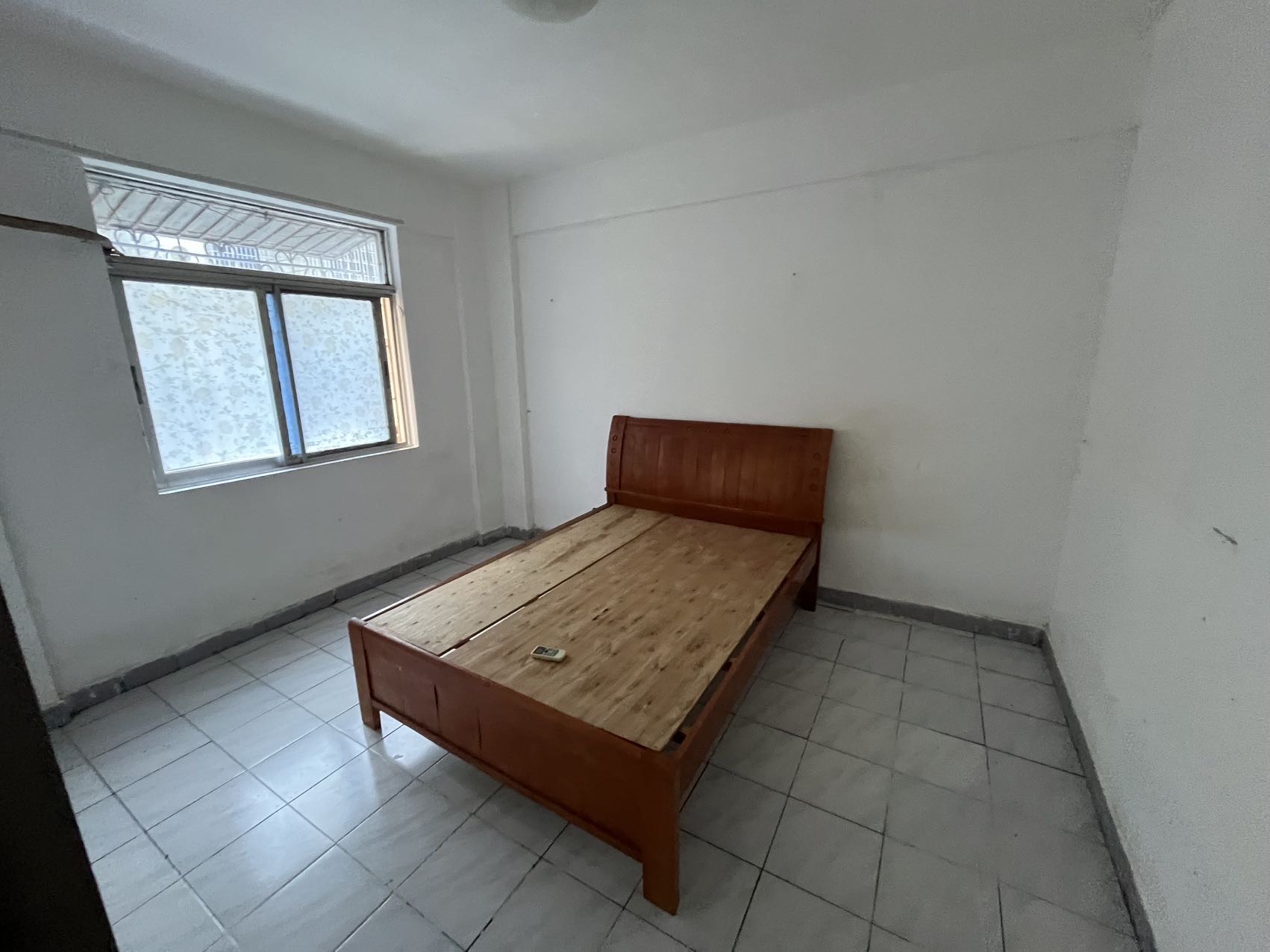 三优公寓  1室0厅0卫    62.0万客厅