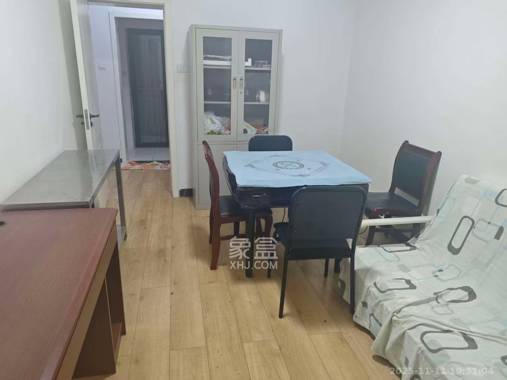 二机小区 3室2厅1卫 2800.0元/月 二机小区 3室2厅1卫 2800.0元/月室内图