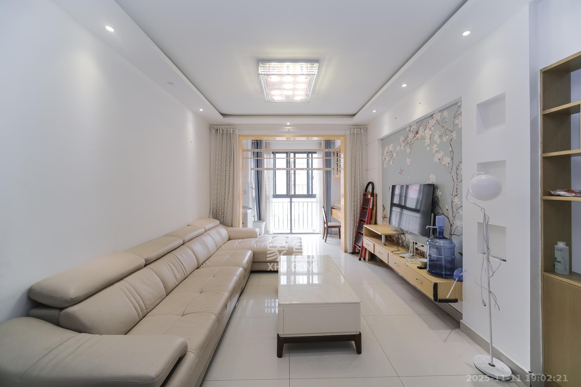 山水湾 2室2厅1卫 45.0万 山水湾 2室2厅1卫 45.0万客厅