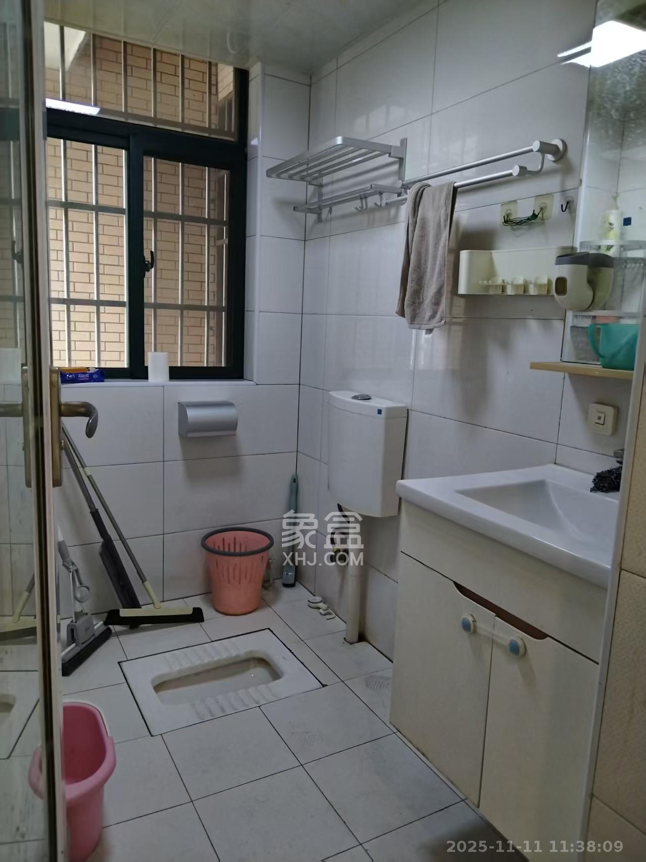 洋湖时代 3室2厅1卫 2100.0元/月 洋湖时代 3室2厅1卫 2100.0元/月室内图