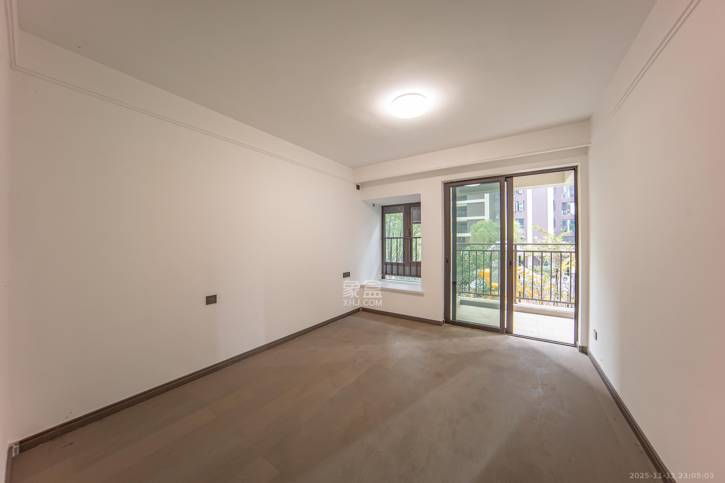 旭辉国宸府  3室2厅2卫    112.0万卧室