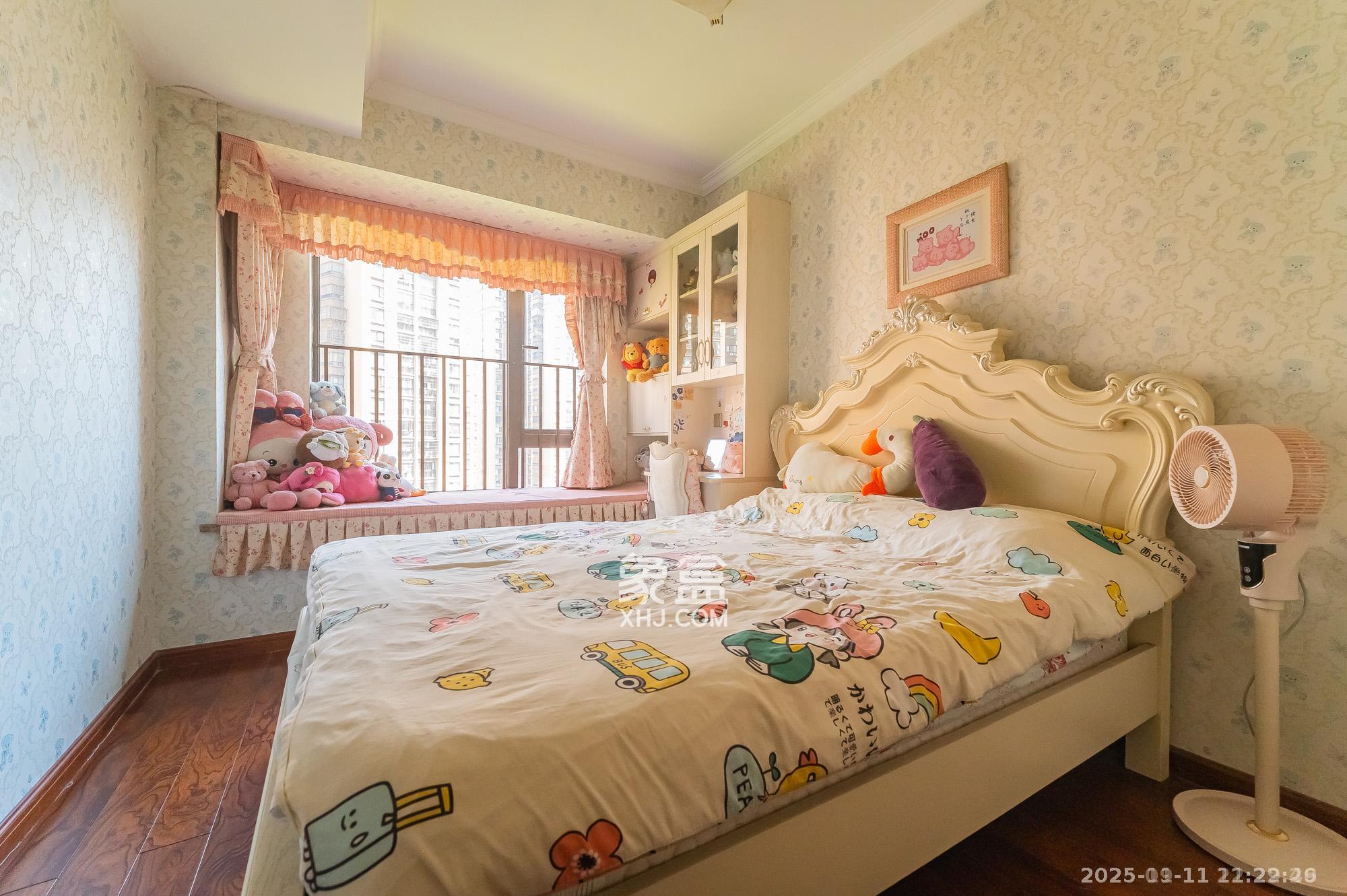 华润凤凰城三期  4室2厅2卫    5000.0元/月室内图