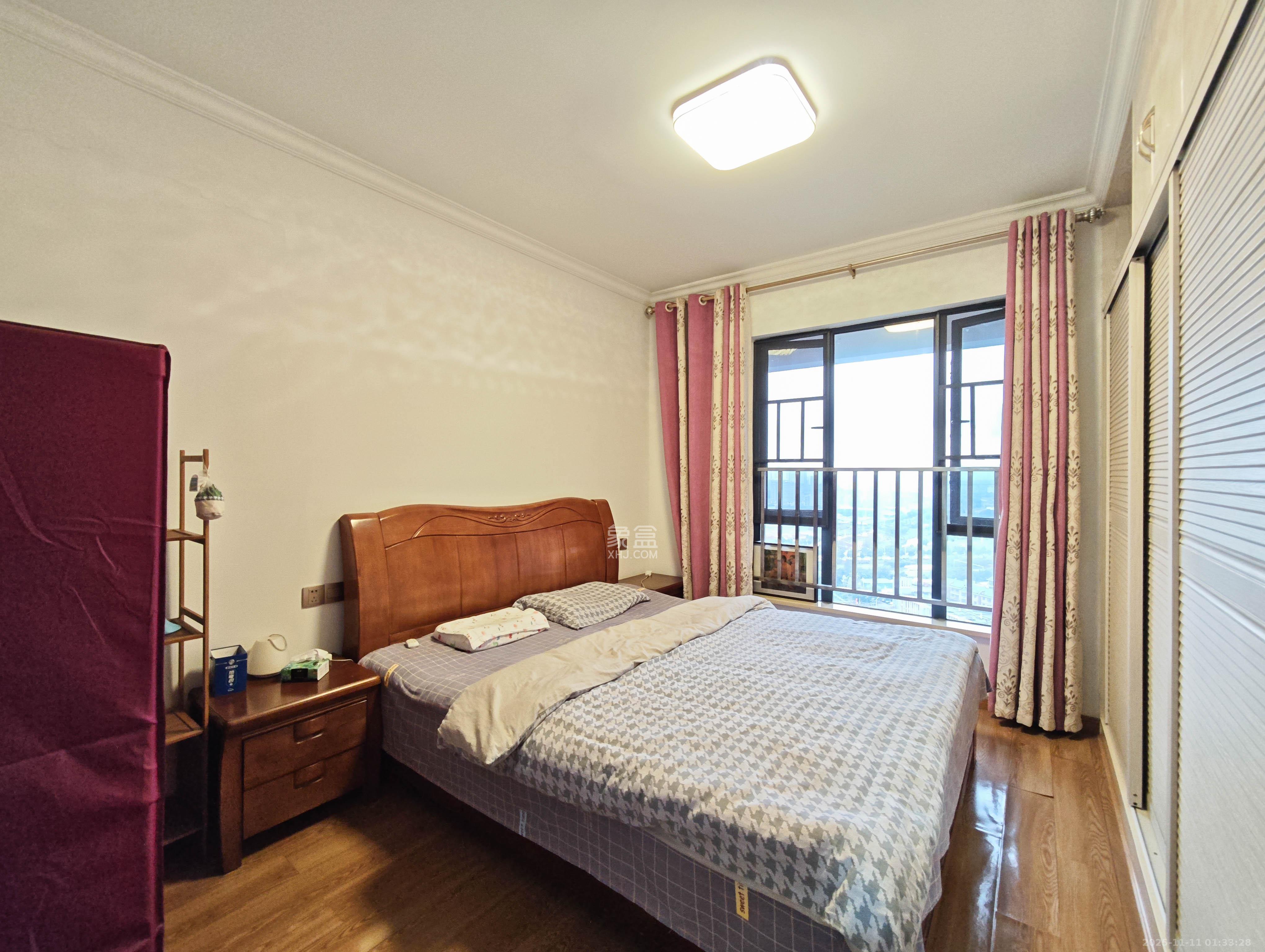 南庭城果 3室2厅2卫 76.8万 南庭城果 3室2厅2卫 76.8万卧室