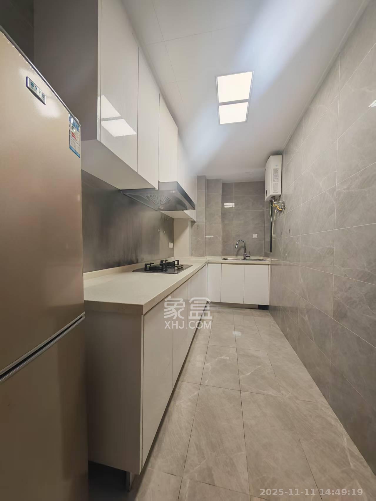 新城和樾（新城和樾公馆）  1室2厅3卫    2400.0元/月