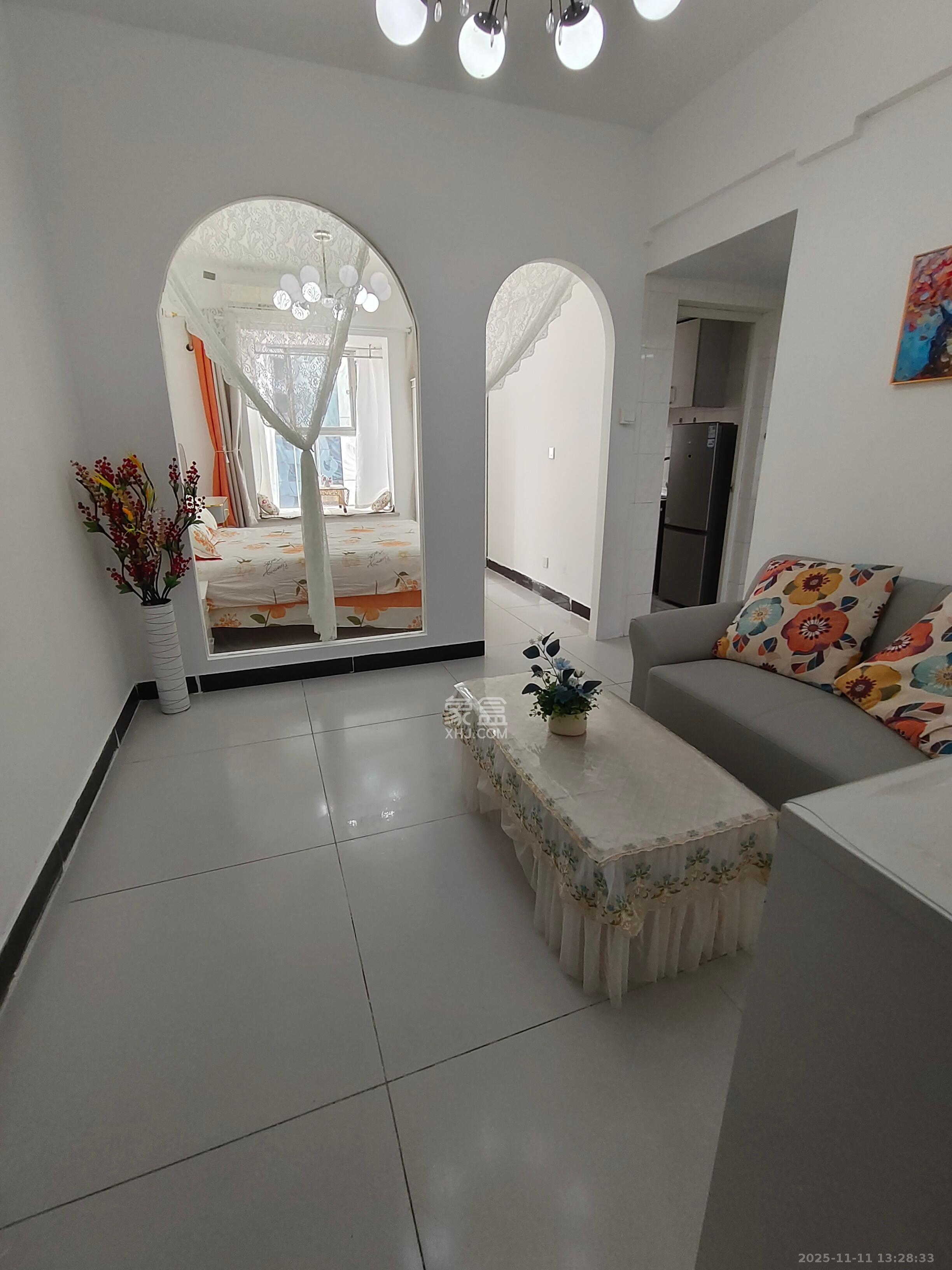 颐美会现代城  1室1厅1卫    2200.0元/月