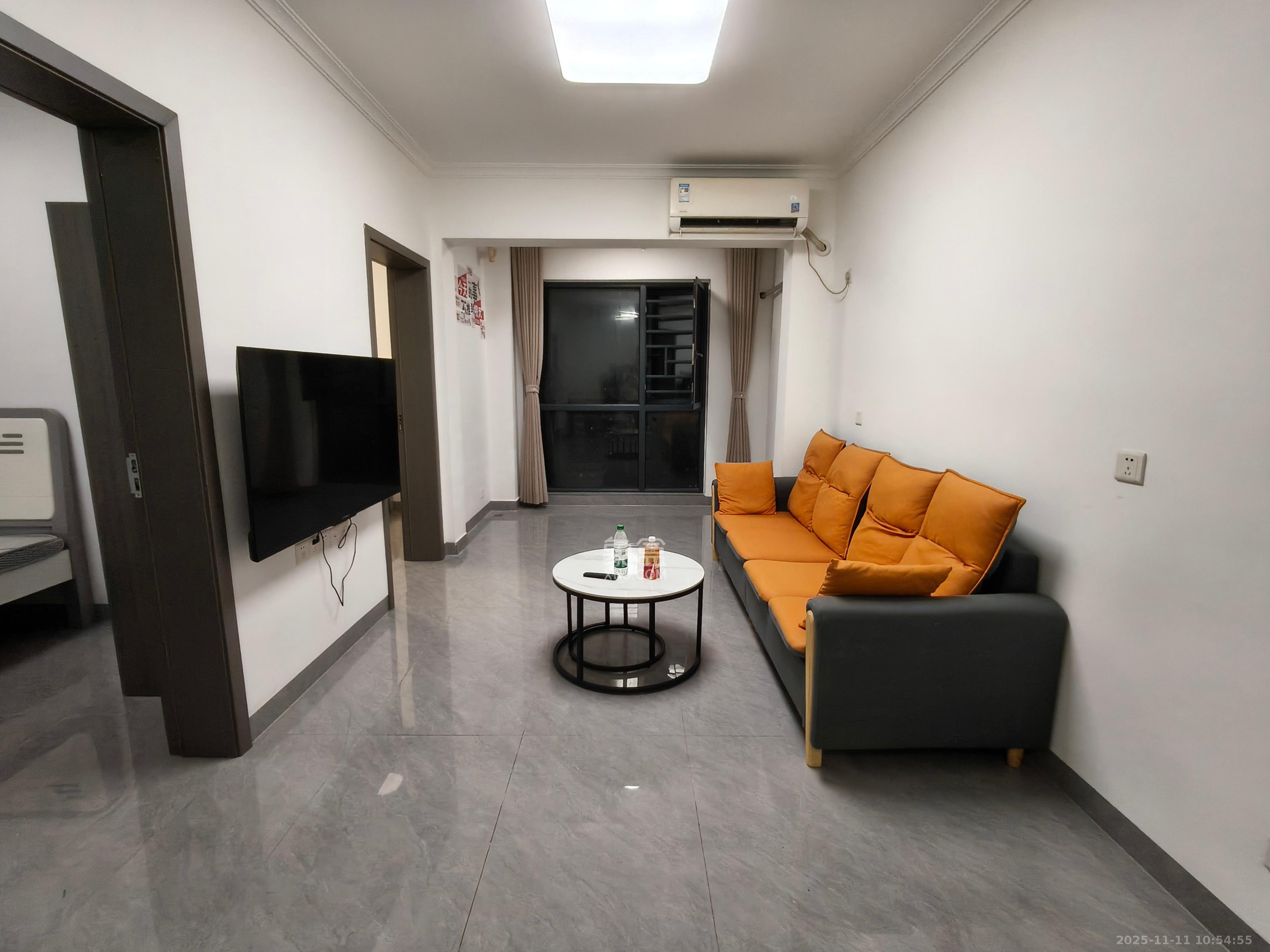 蔷薇国际  2室1厅1卫    2000.0元/月