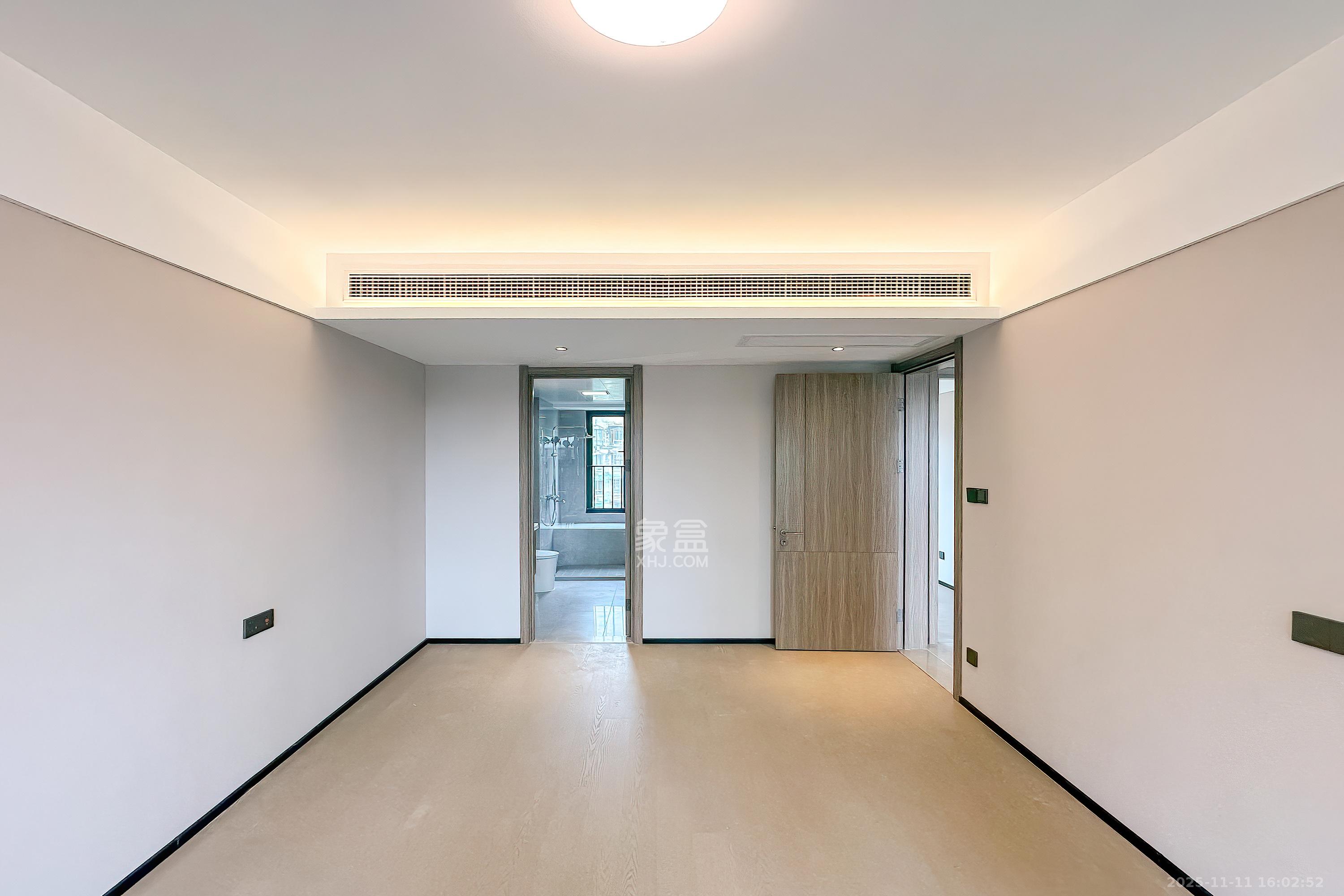 万科半岛国际  3室2厅2卫    180.0万卧室