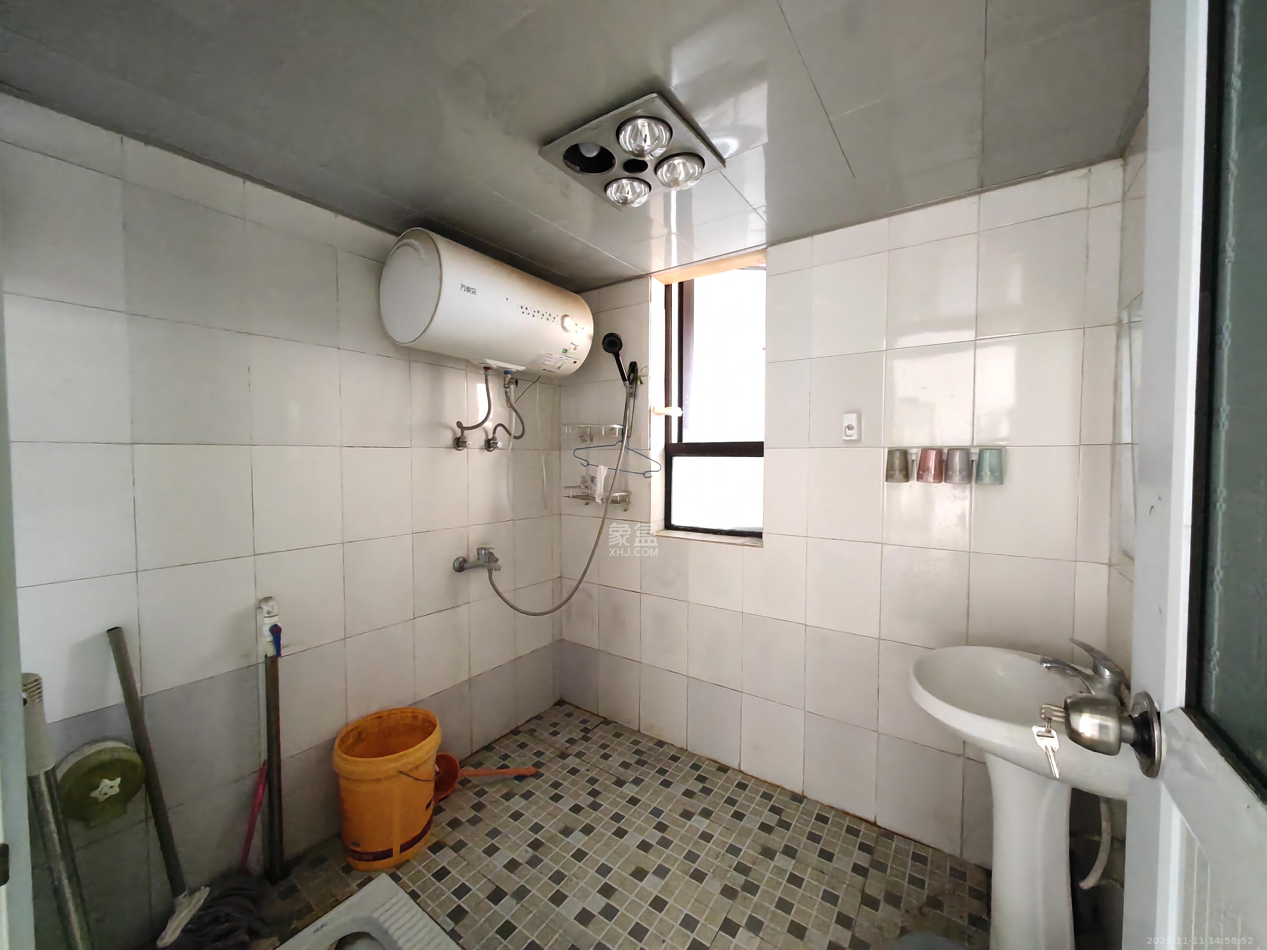 保利麓谷林语F区  2室2厅1卫    1700.0元/月室内图