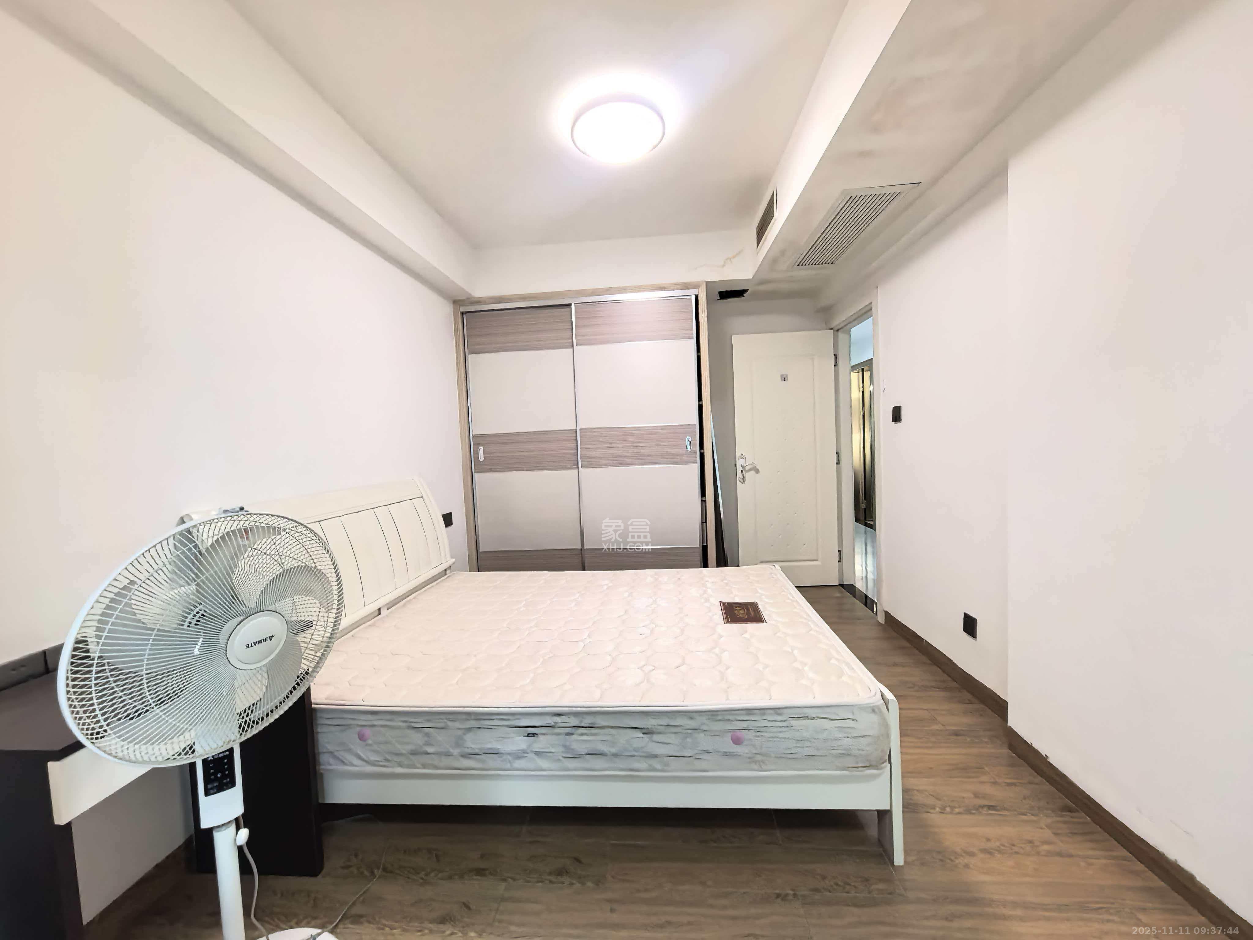 南山雍江汇（滨江国际新城）  3室2厅2卫    4000.0元/月室内图