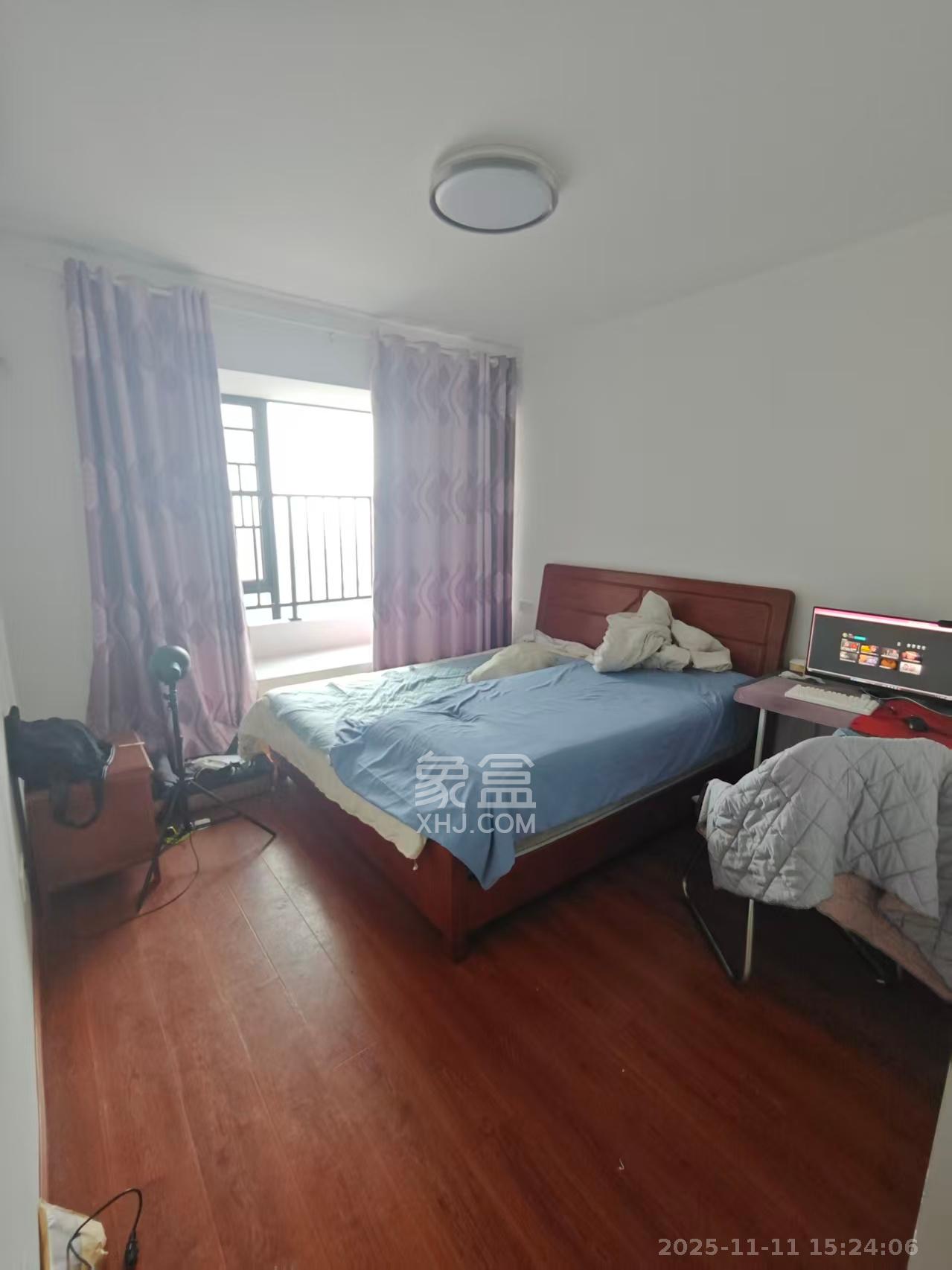 长房云时代  4室2厅2卫    3100.0元/月室内图