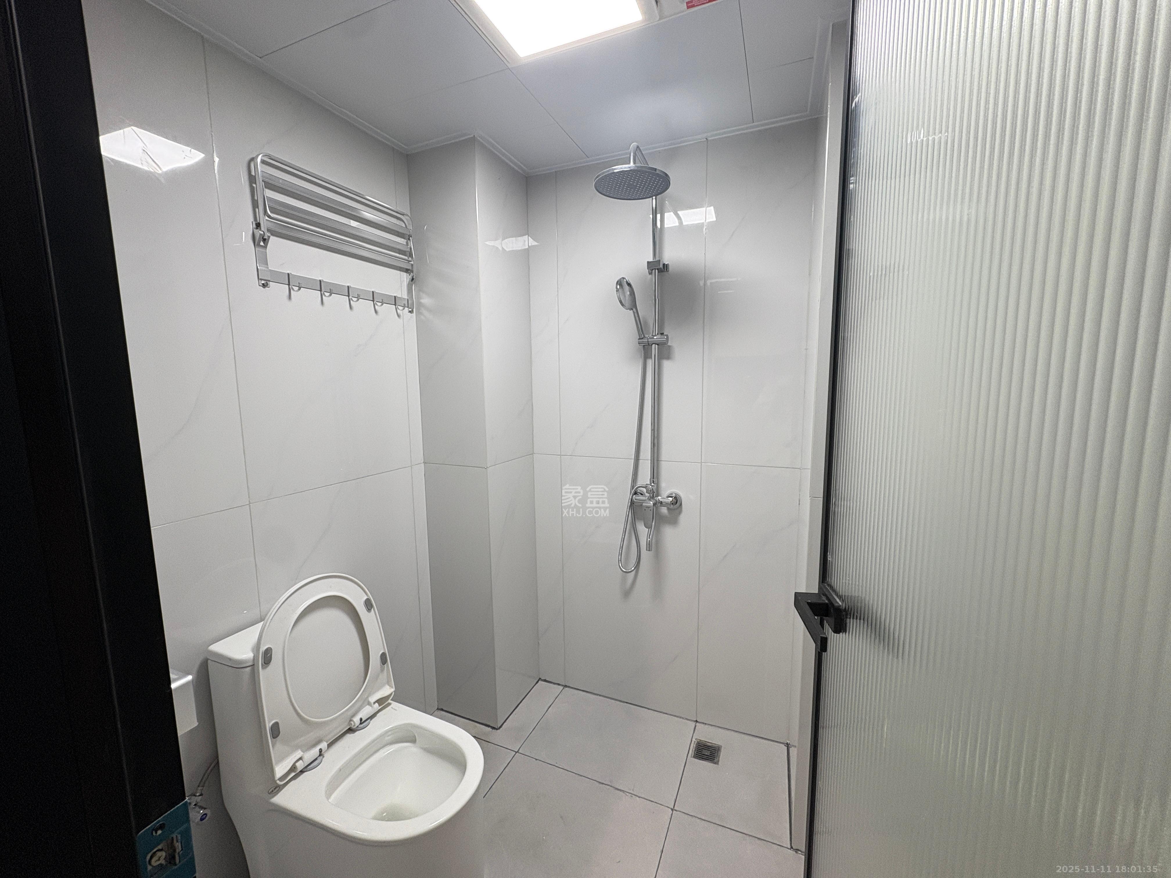 裕天国际商汇中心 1室0厅0卫 1800.0元/月 裕天国际商汇中心 1室0厅0卫 1800.0元/月室内图