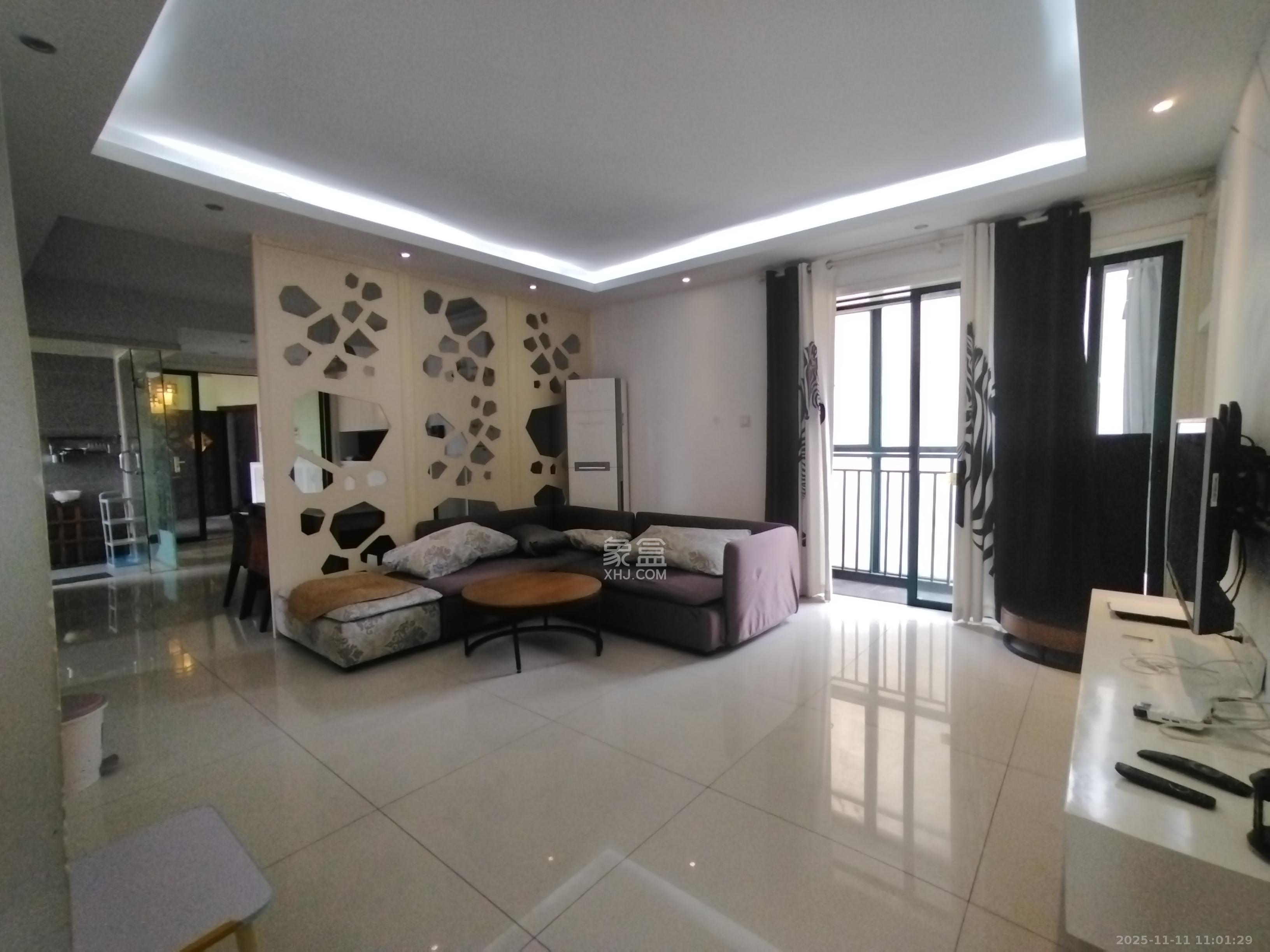 滨江金座 3室2厅2卫 3200.0元/月 滨江金座 3室2厅2卫 3200.0元/月室内图