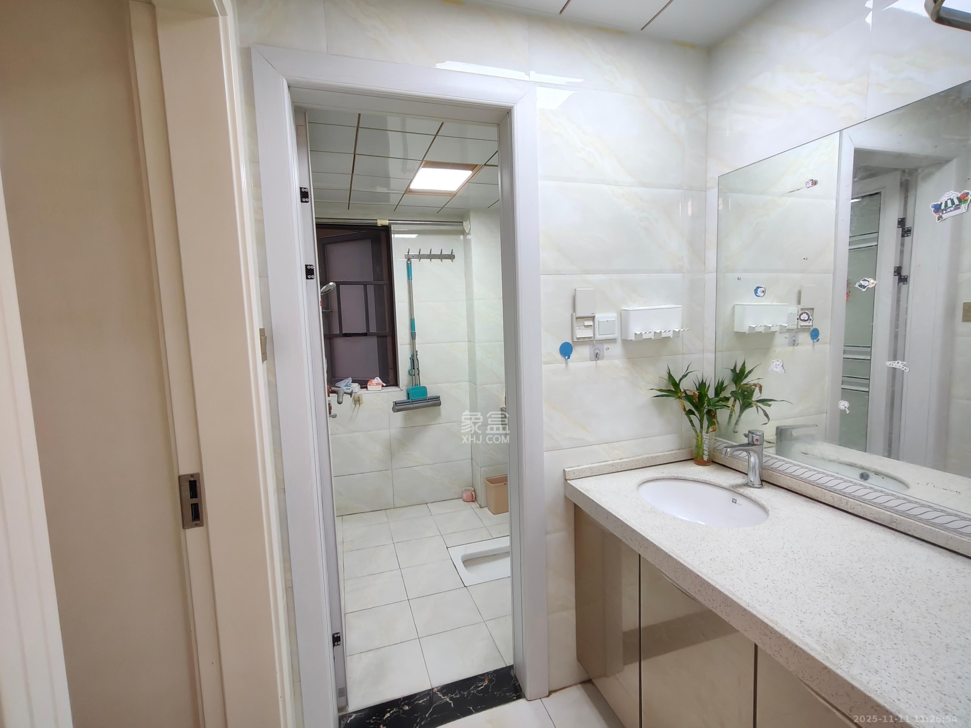 和泓梅溪四季  3室2厅1卫    2200.0元/月室内图