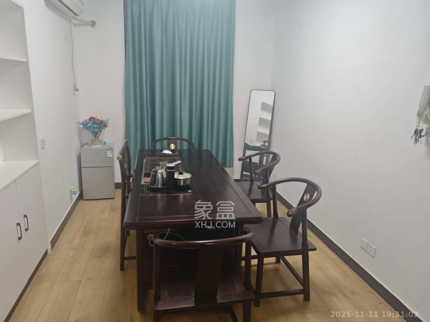 二机小区 3室2厅1卫 2800.0元/月 二机小区 3室2厅1卫 2800.0元/月室内图