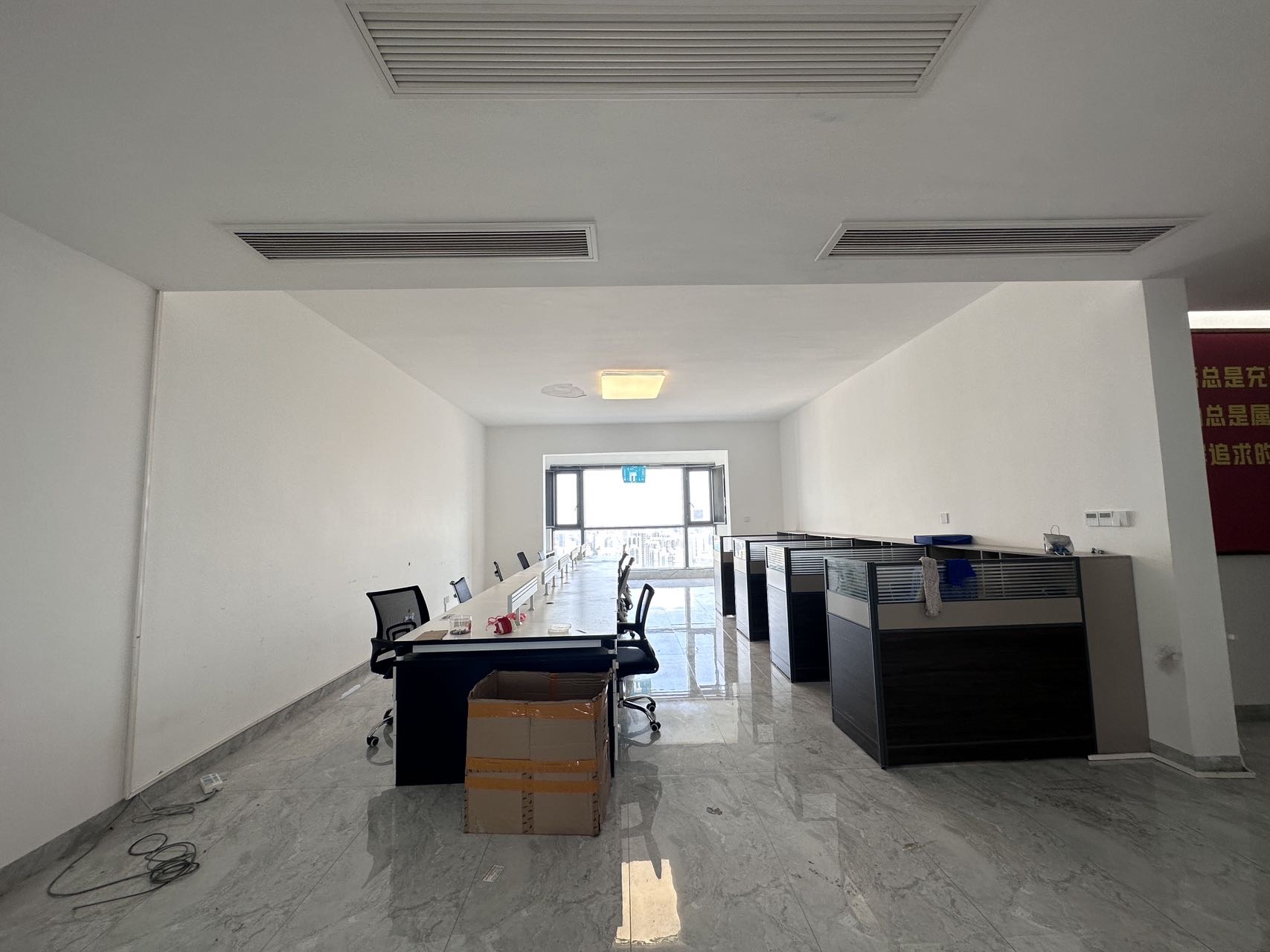 海航豪庭南苑  4室2厅4卫    10500.0元/月室内图