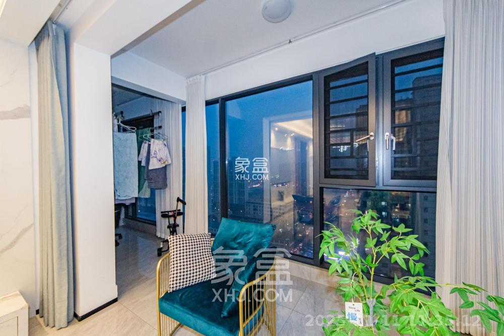 长房雍景湾  3室2厅2卫    3200.0元/月室内图