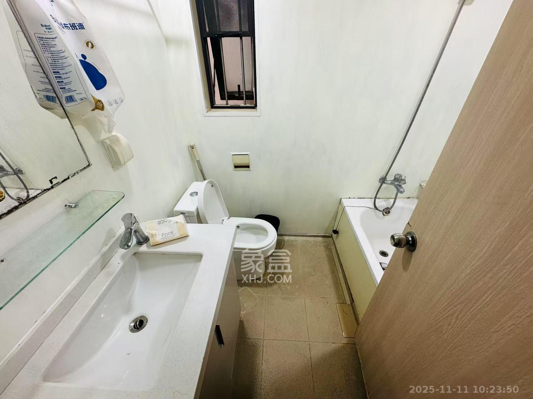 盛世美居荷园  3室2厅2卫    3000.0元/月室内图