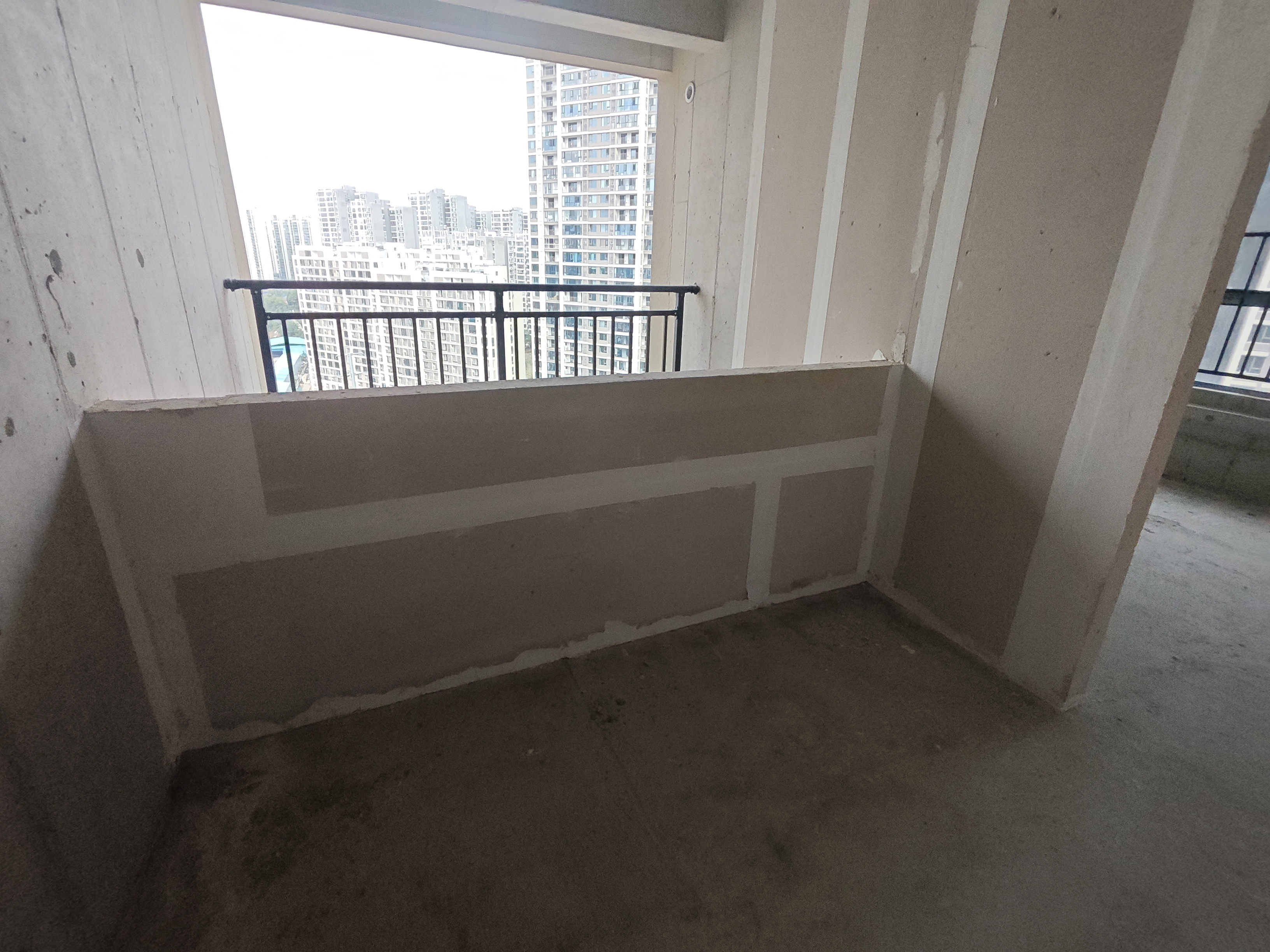 湘中府央玺  1室0厅0卫    86.8万客厅