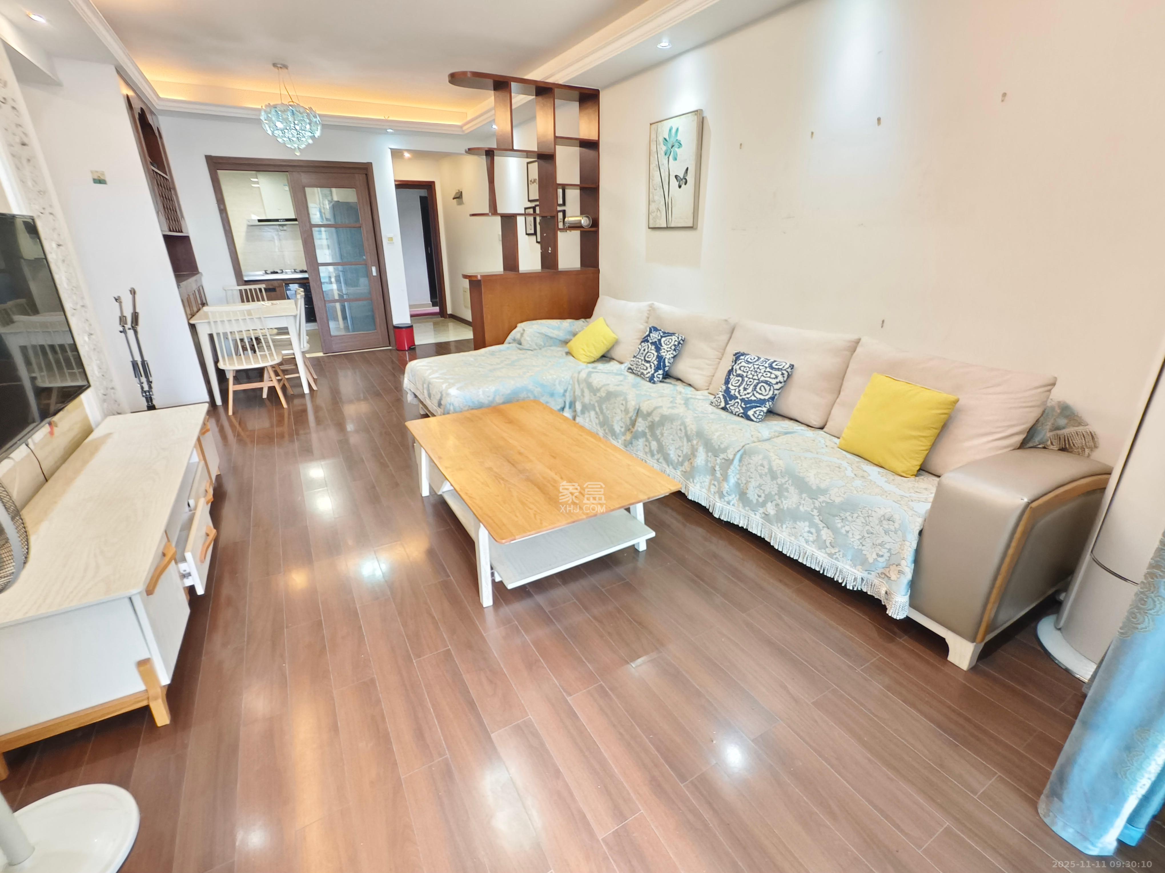 万科里梅溪郡  3室2厅1卫    2900.0元/月室内图1