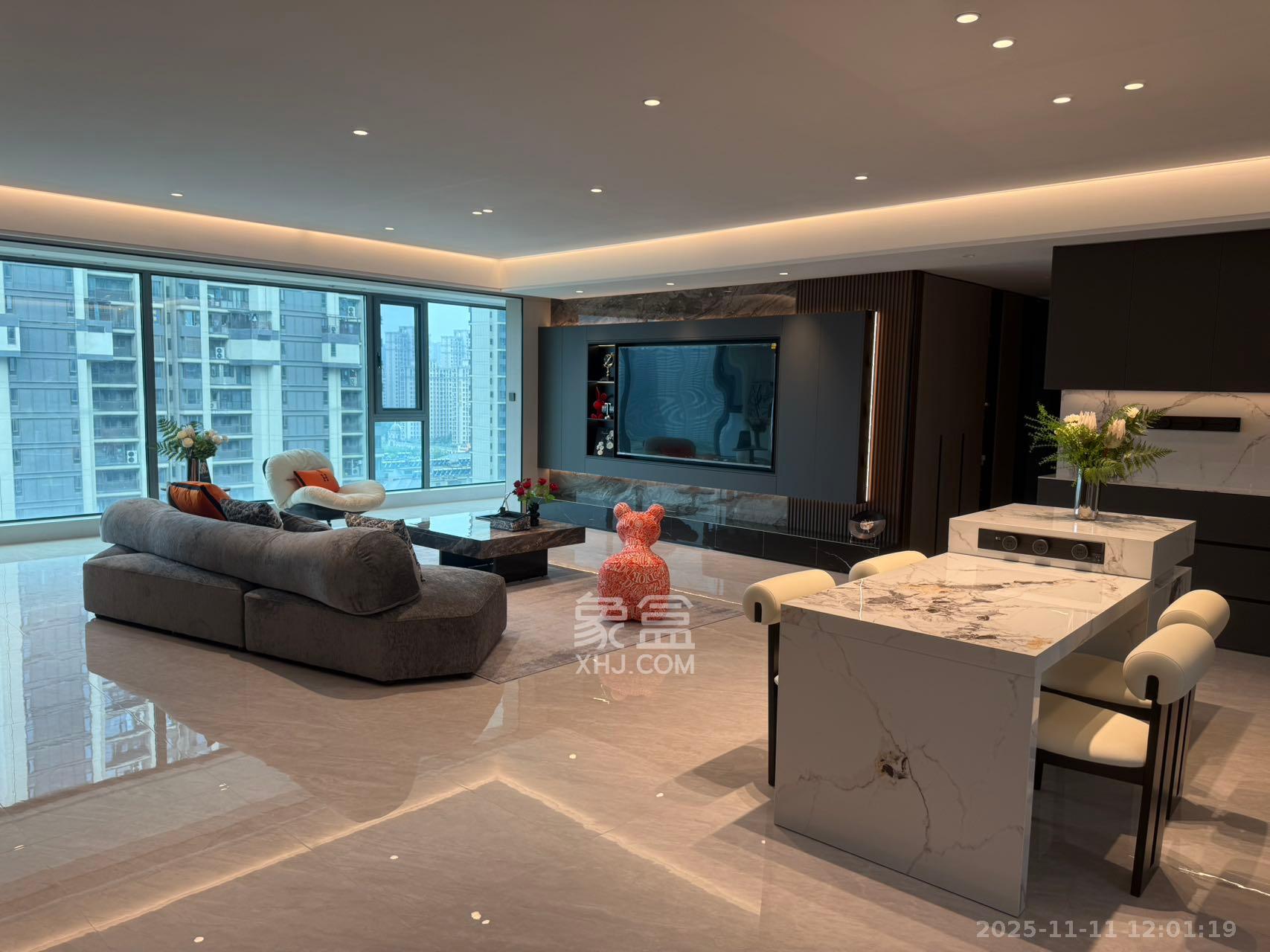 招商蛇口滨江境  4室2厅2卫    13000.0元/月