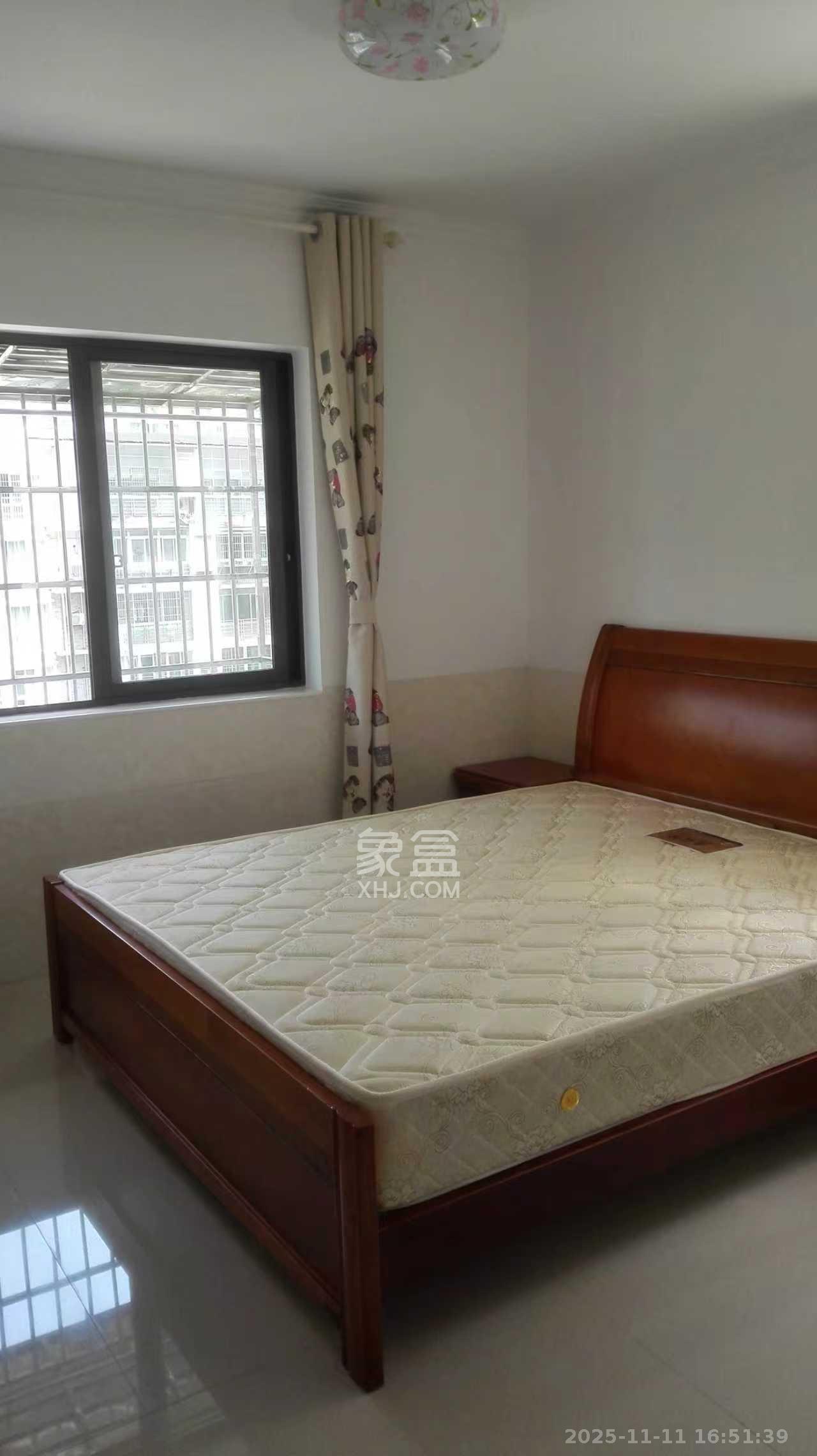 上峰苑(兰亭玥岛) 3室2厅1卫 2200.0元/月 上峰苑(兰亭玥岛) 3室2厅1卫 2200.0元/月室内图