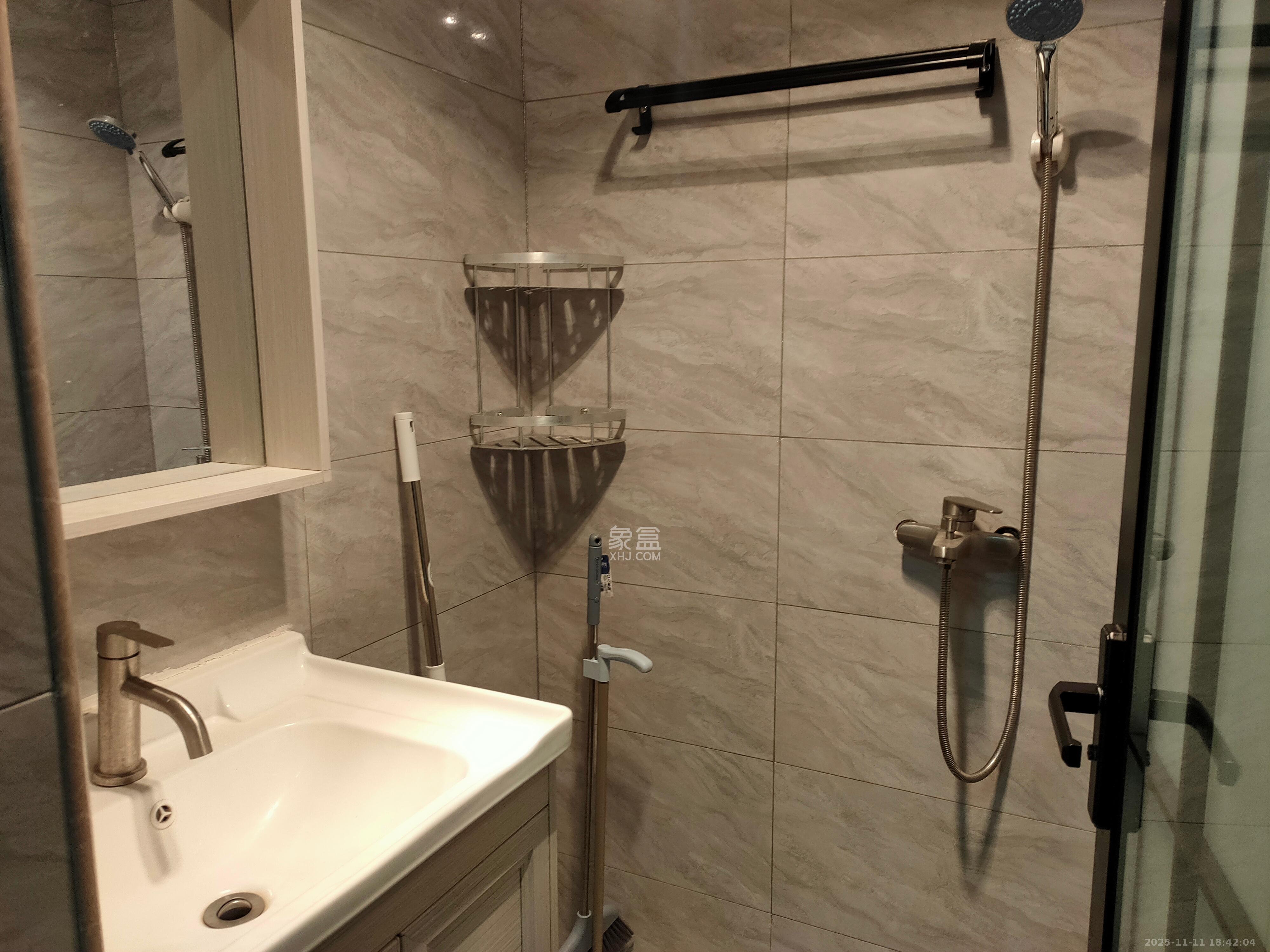 龙湖湘江星座（祺鑫星座公寓）  1室1厅1卫    1400.0元/月室内图