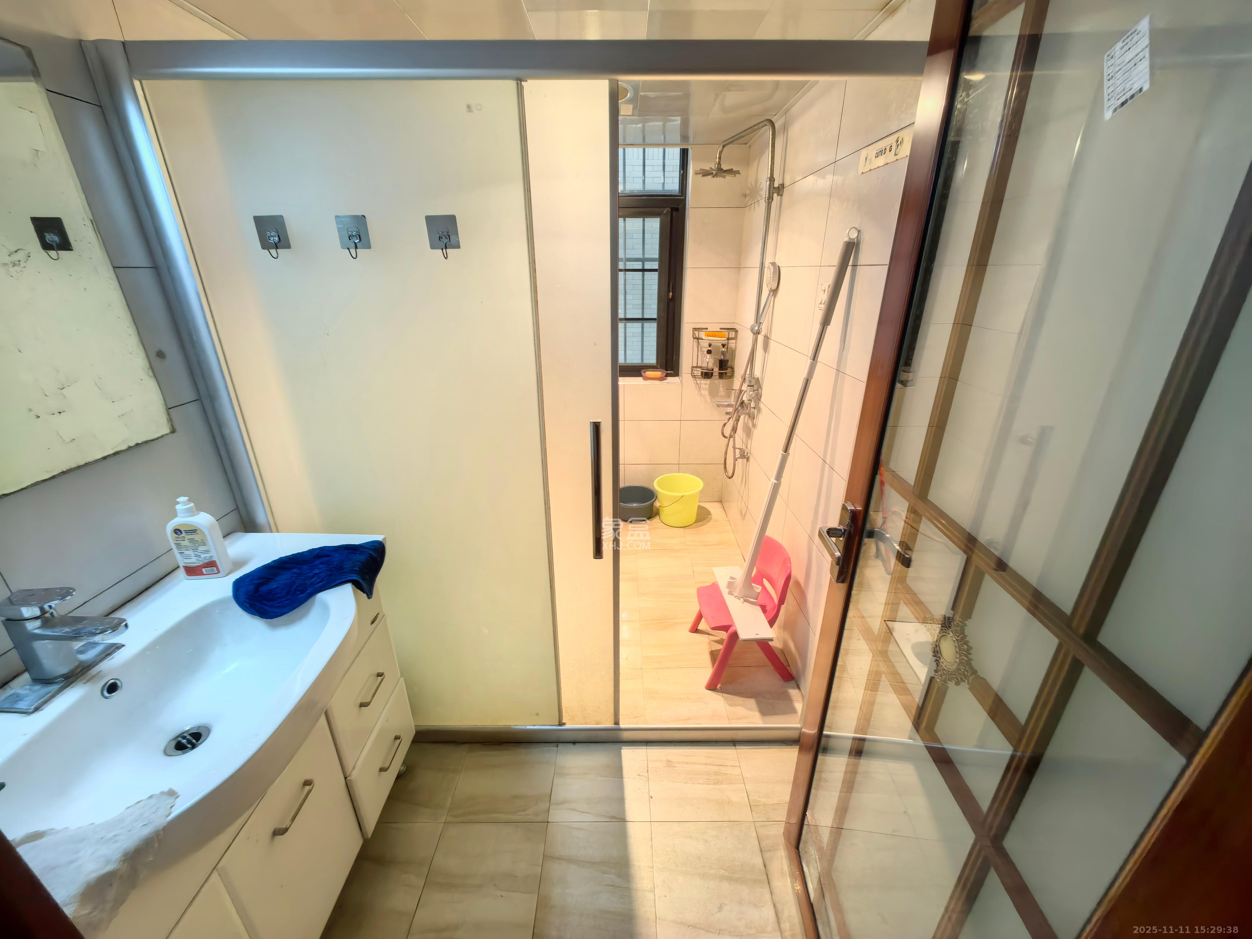 沁园春御院  4室2厅2卫    3800.0元/月室内图