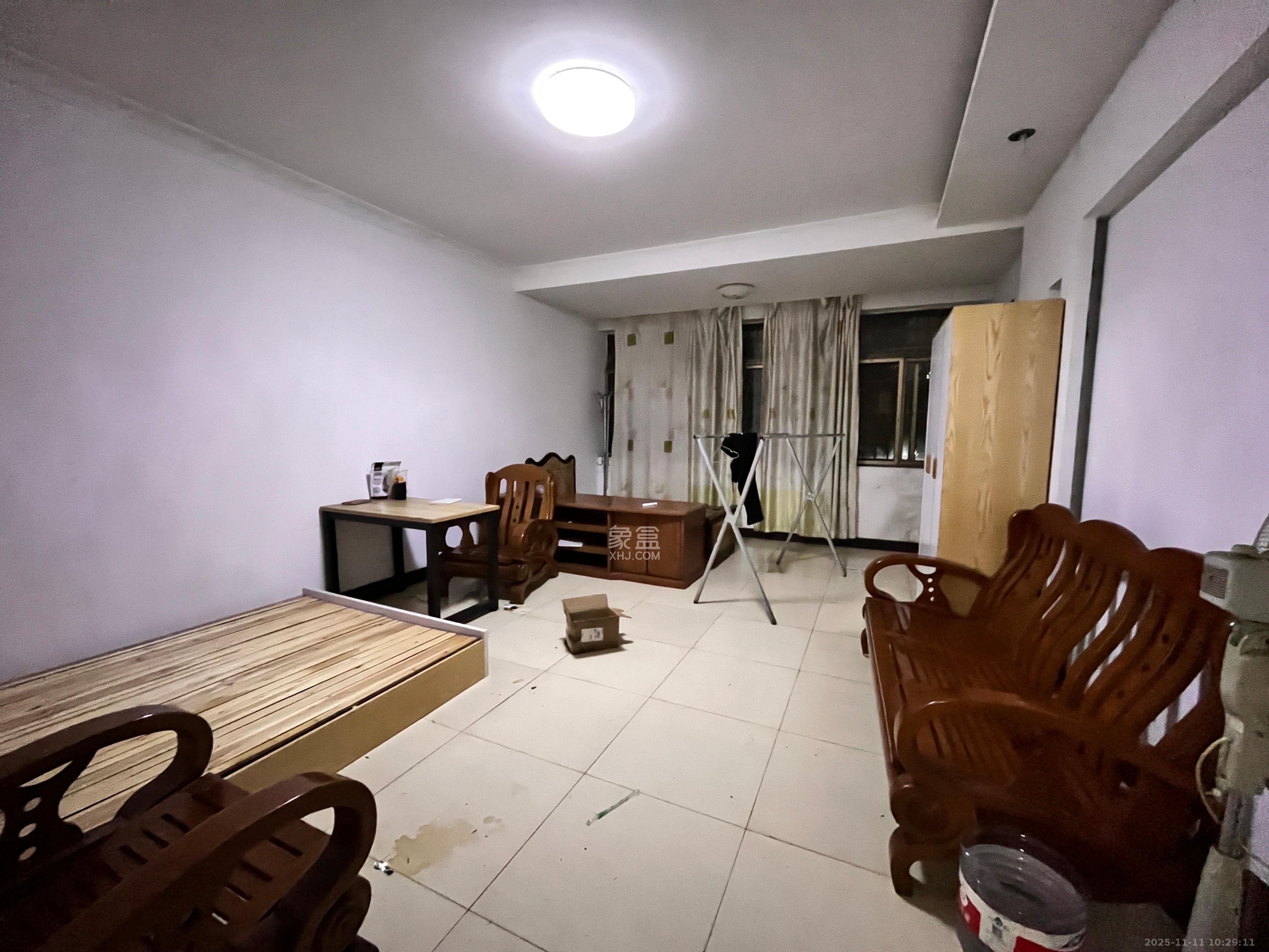 芙蓉区规划局宿舍 2室2厅1卫 1600.0元/月 芙蓉区规划局宿舍 2室2厅1卫 1600.0元/月室内图