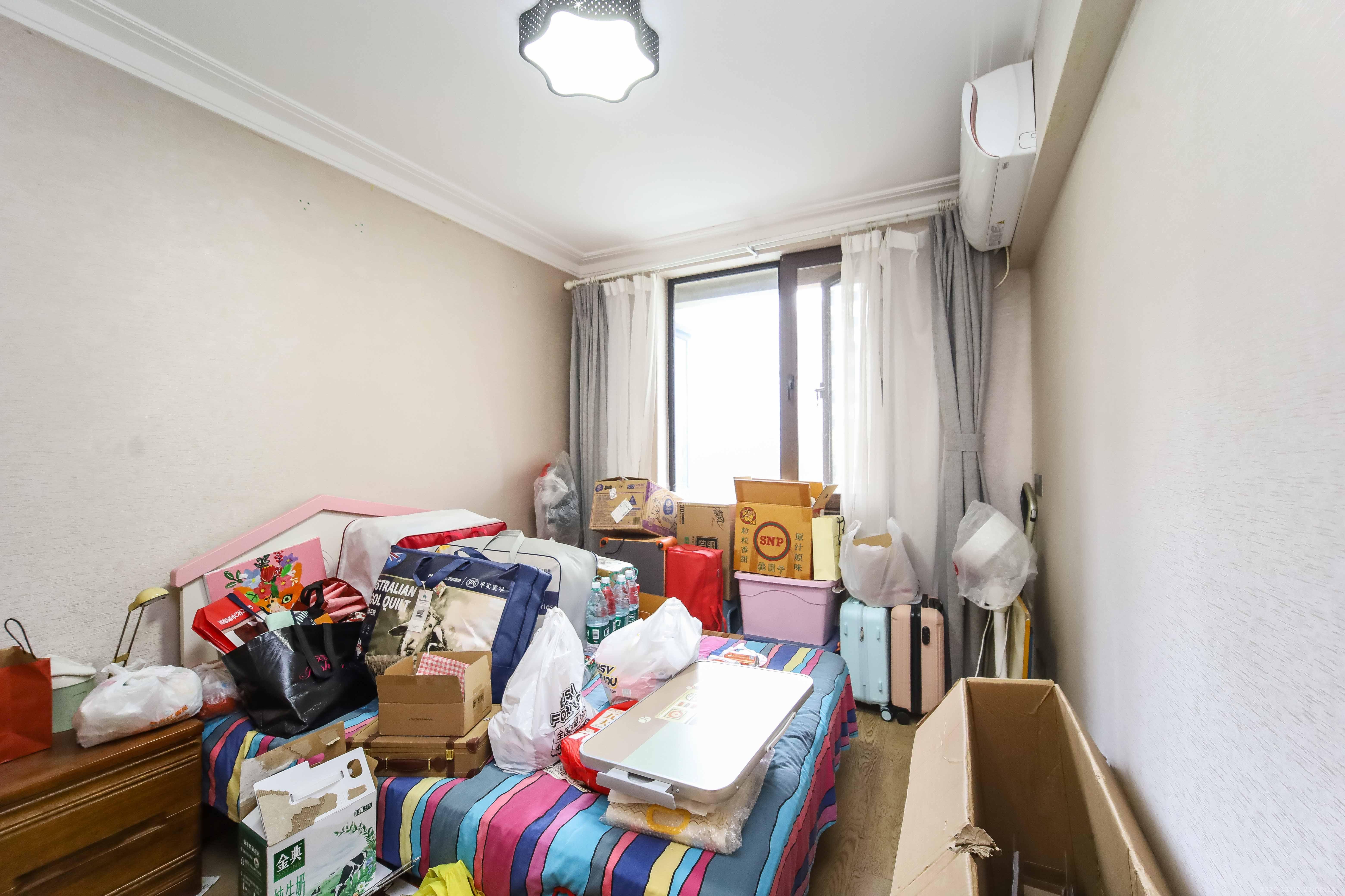 万科金域蓝湾 4室2厅2卫 159.0万 万科金域蓝湾 4室2厅2卫 159.0万卧室