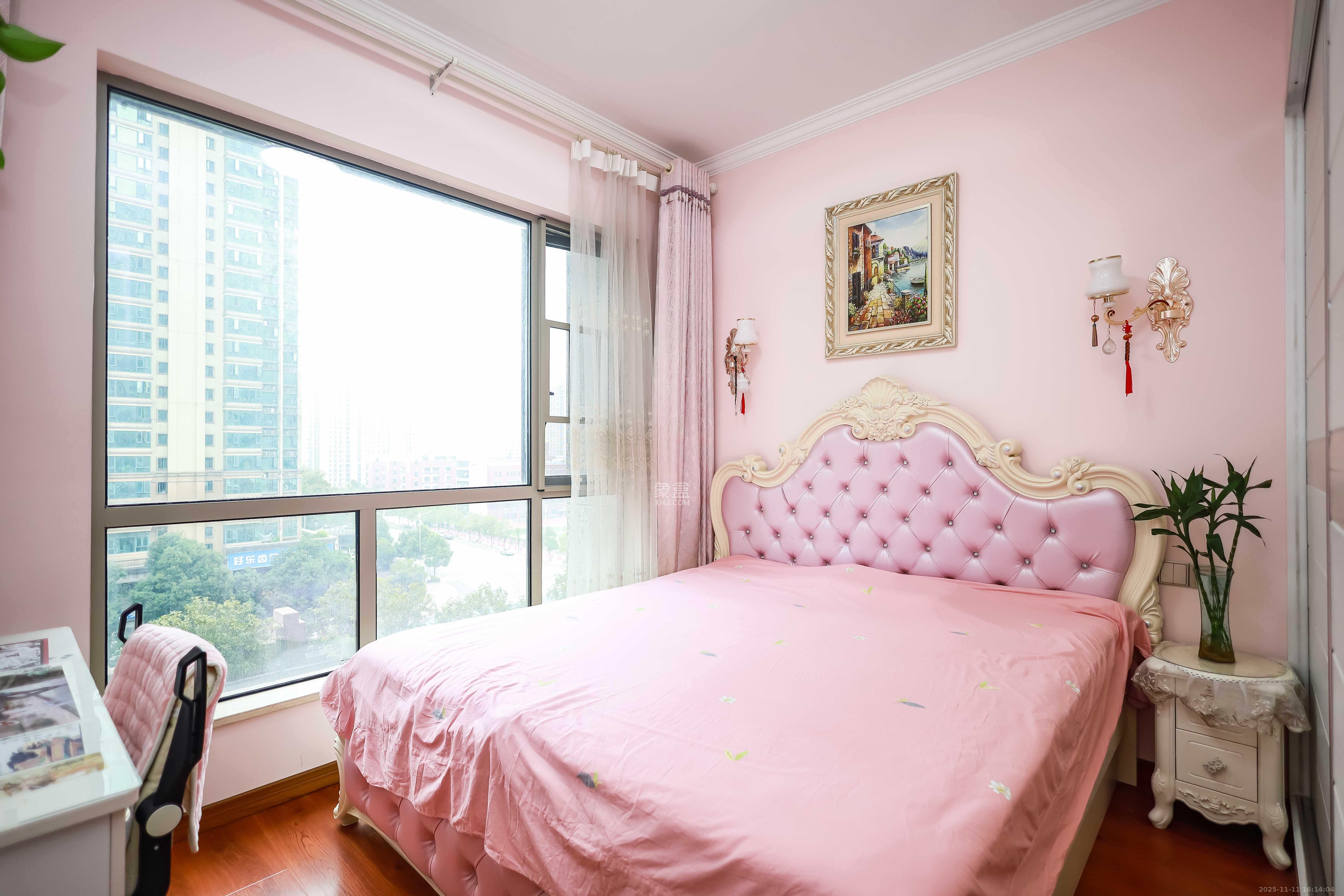 万象府台  3室2厅2卫    238.0万卧室