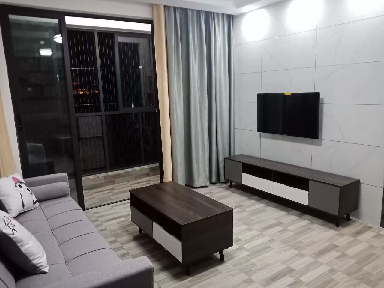 美的梧桐庄园  1室1厅1卫    1600.0元/月